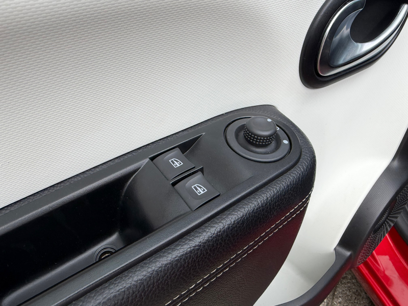 Renault Twingo 90PK Automaat, Groot scherm, stoelverwarming & App — photo 18