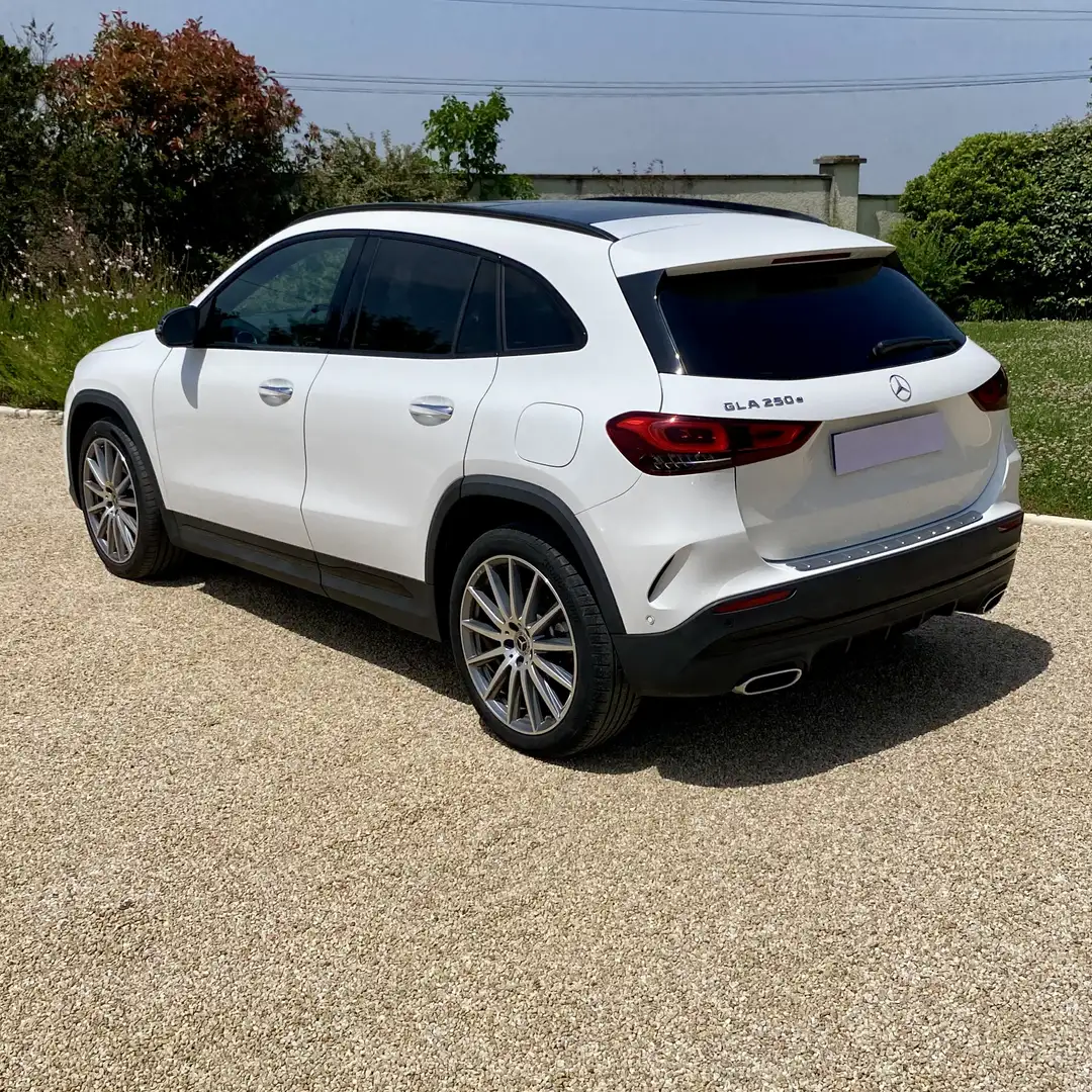 Mercedes-Benz GLA 250 e 8G-DCT AMG Line HYBRID - 2
