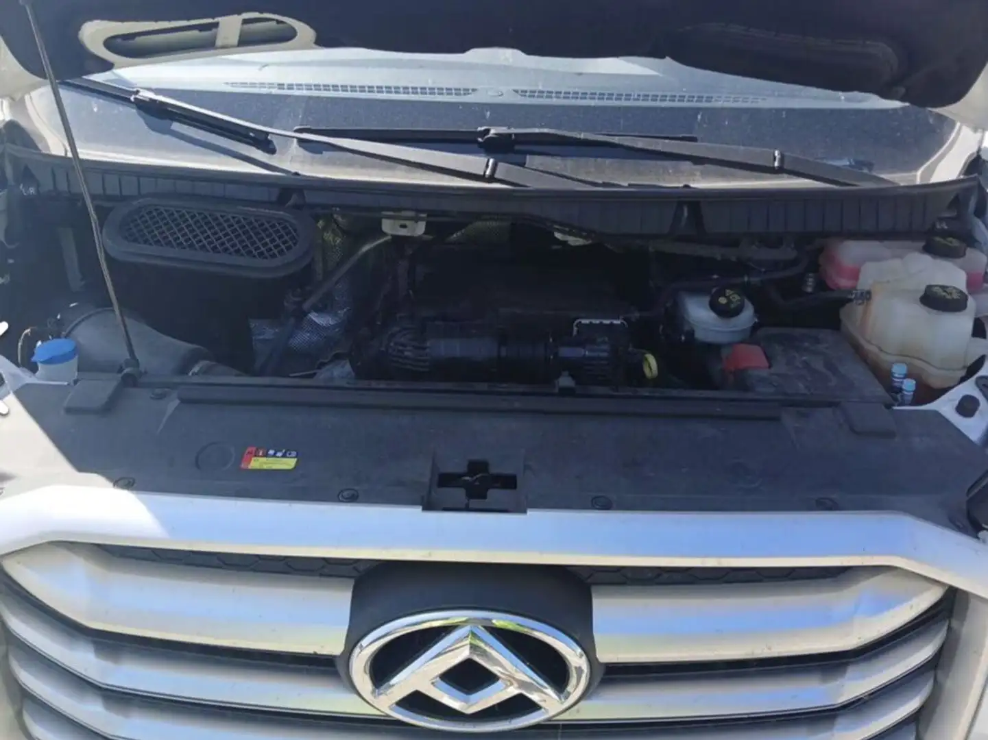 Maxus eDeliver 9 DELIVER 9 L2H2 3,5t Netto: € 19.990,-- Weiß - 2