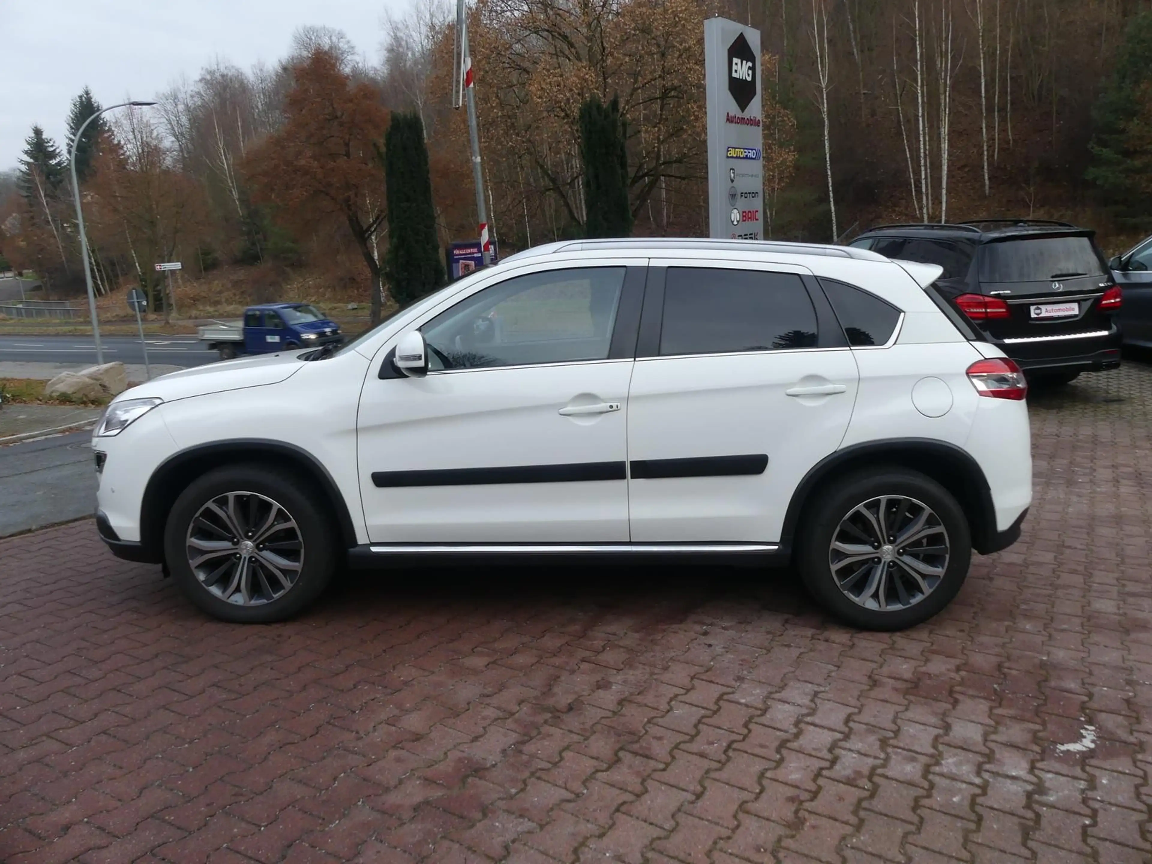 Peugeot 4008 *4WD*Klima*SHZ*Xenon*Kam*Pano — photo 8
