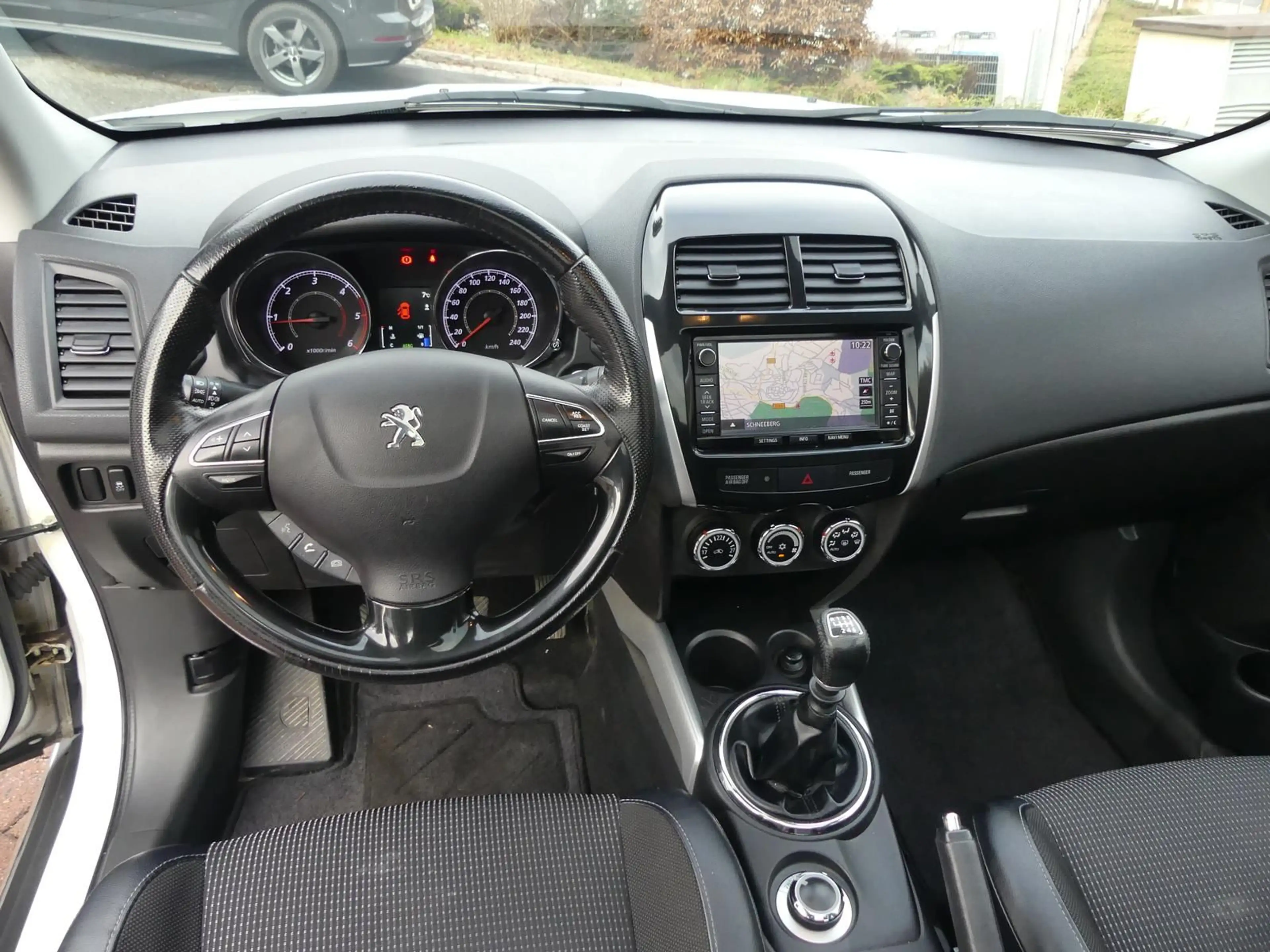 Peugeot 4008 *4WD*Klima*SHZ*Xenon*Kam*Pano — photo 13