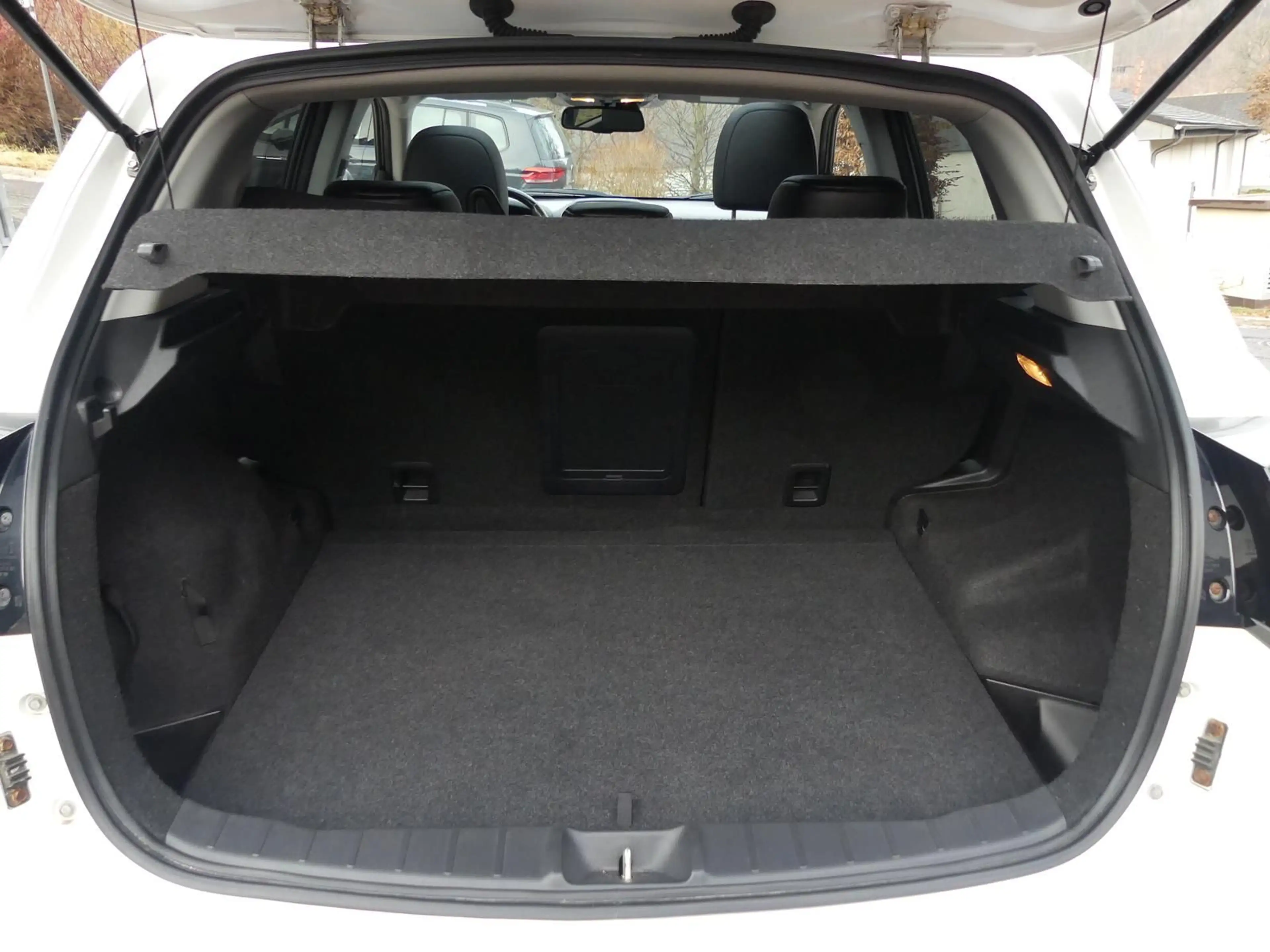 Peugeot 4008 *4WD*Klima*SHZ*Xenon*Kam*Pano — photo 9