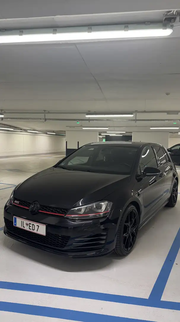 Volkswagen Golf GTI 2,0 TSI DSG Performance - 1