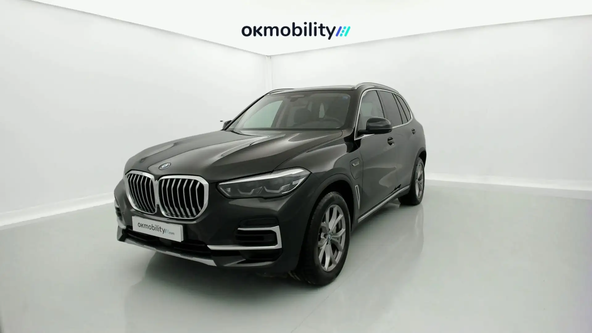 BMW X5 xDrive45e Noir - 1