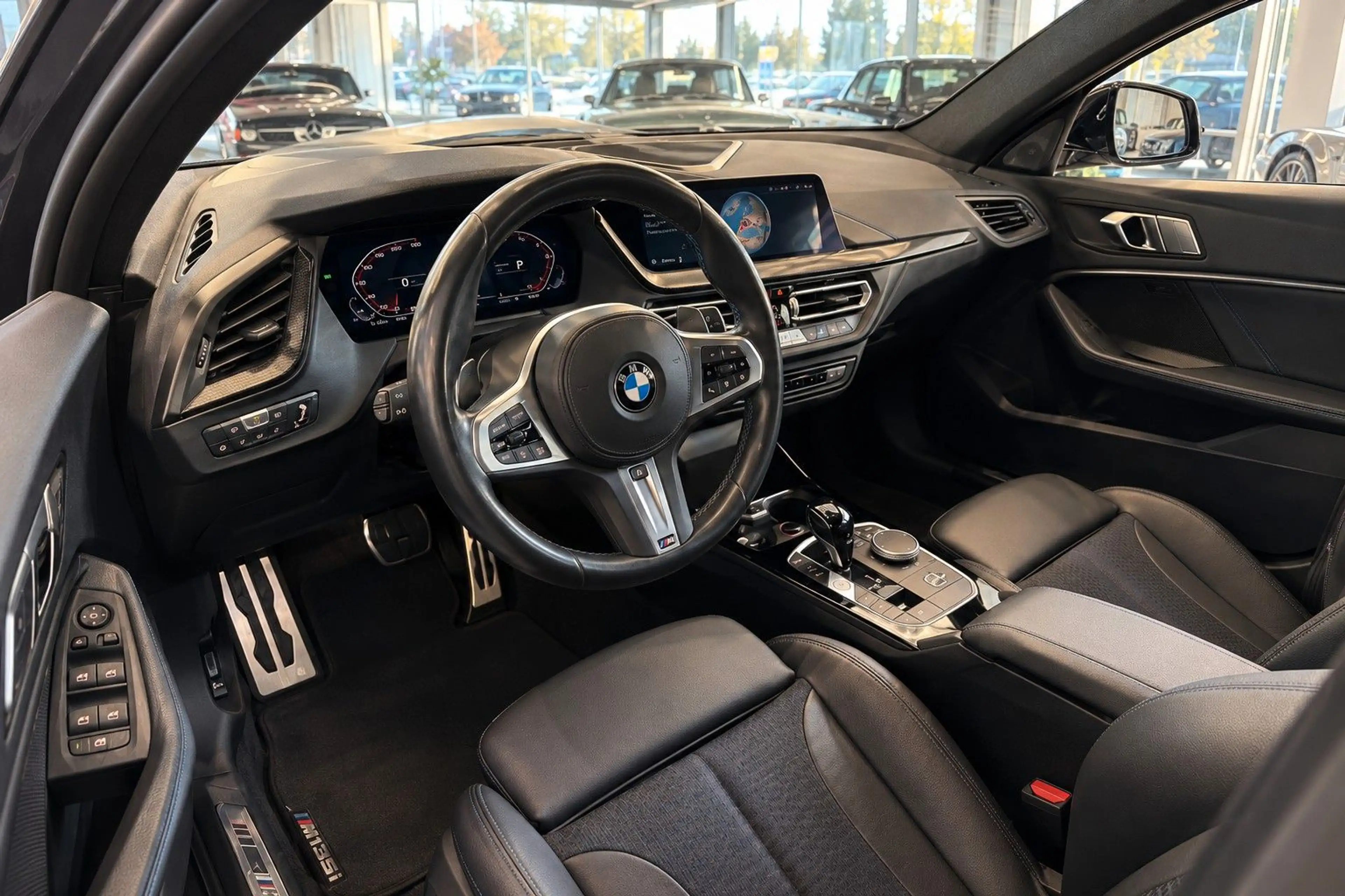 BMW 135 i xDrive A Kundendienst neu, TÜV neu — photo 2