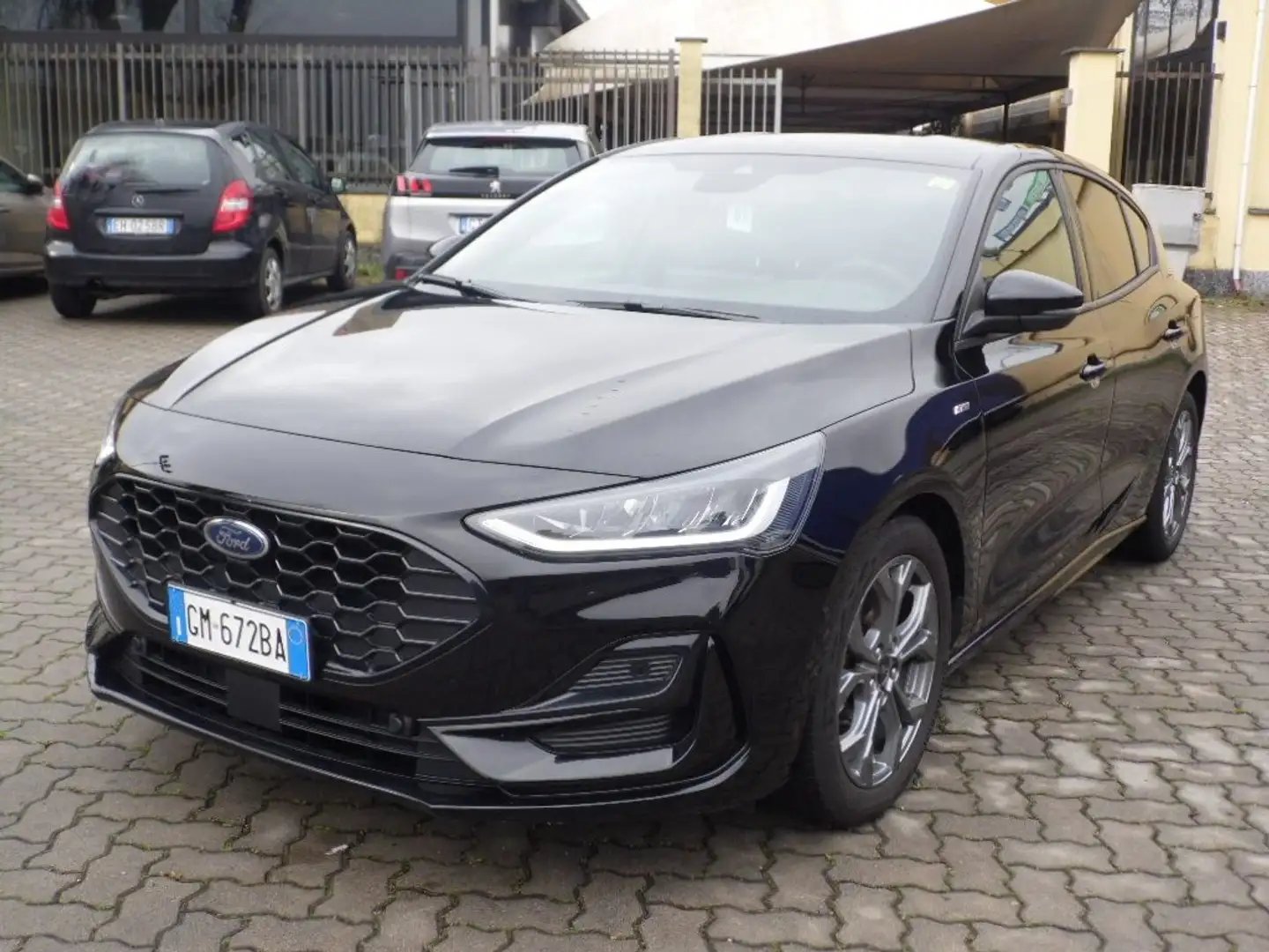 Ford Focus 1.0 EcoBoost Hybrid ST LINE 125 CV SW N1 AUTOC. 5P Zwart - 1