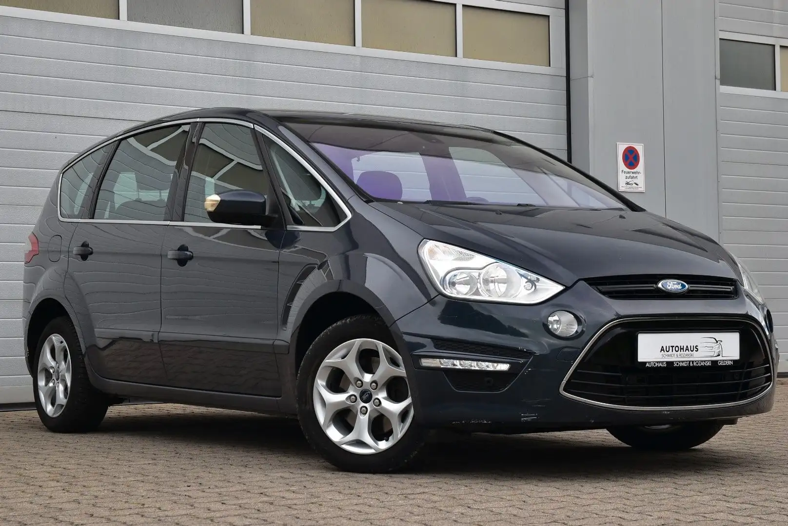 Ford S-Max Titanium 7-Sitzer/SHZ/Klima/8-fach/TÜV neu Gris - 1