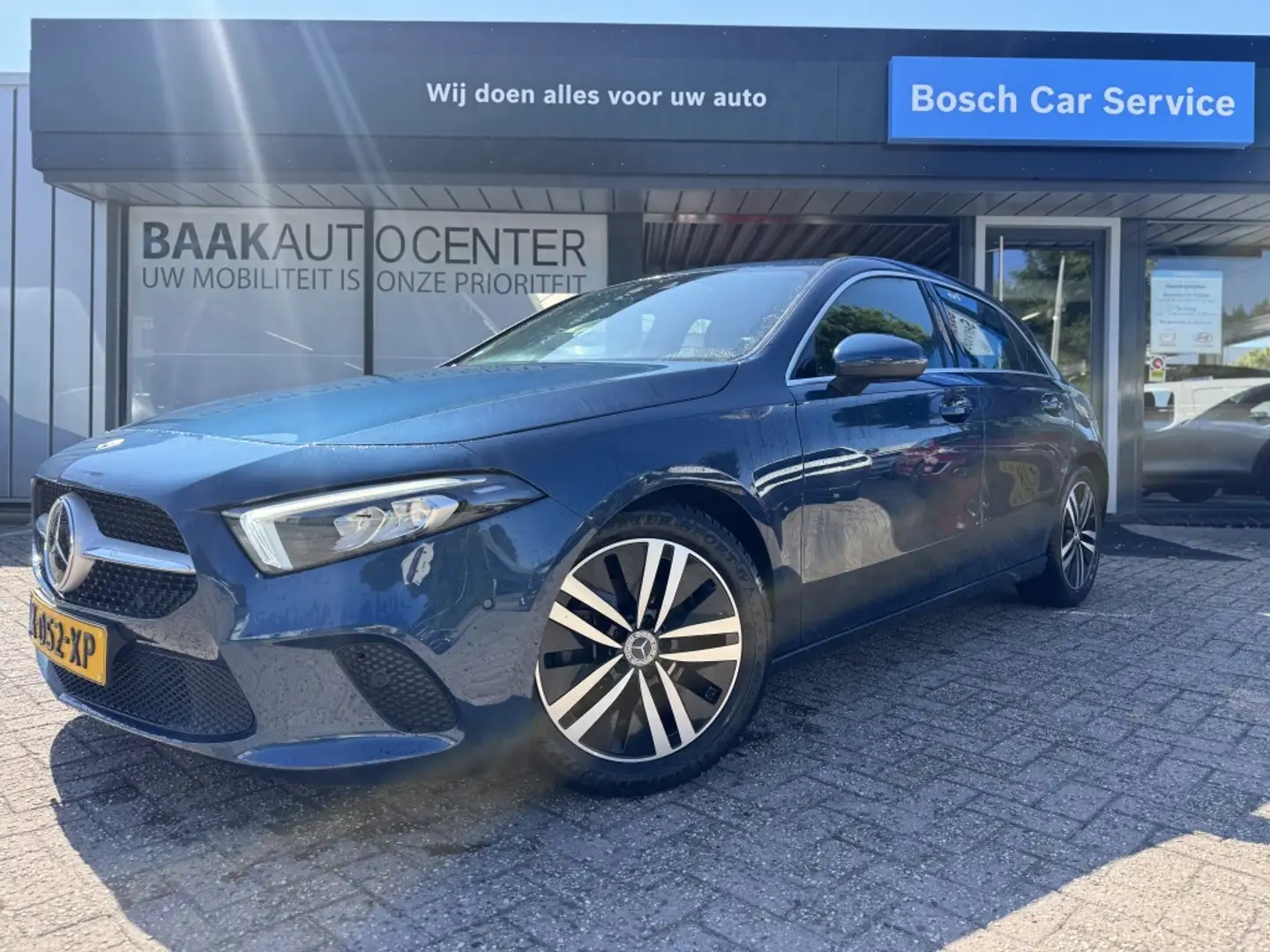 Mercedes-Benz A 180 Business solution Luxury | Leer | Adapt. Cruise Bleu - 2