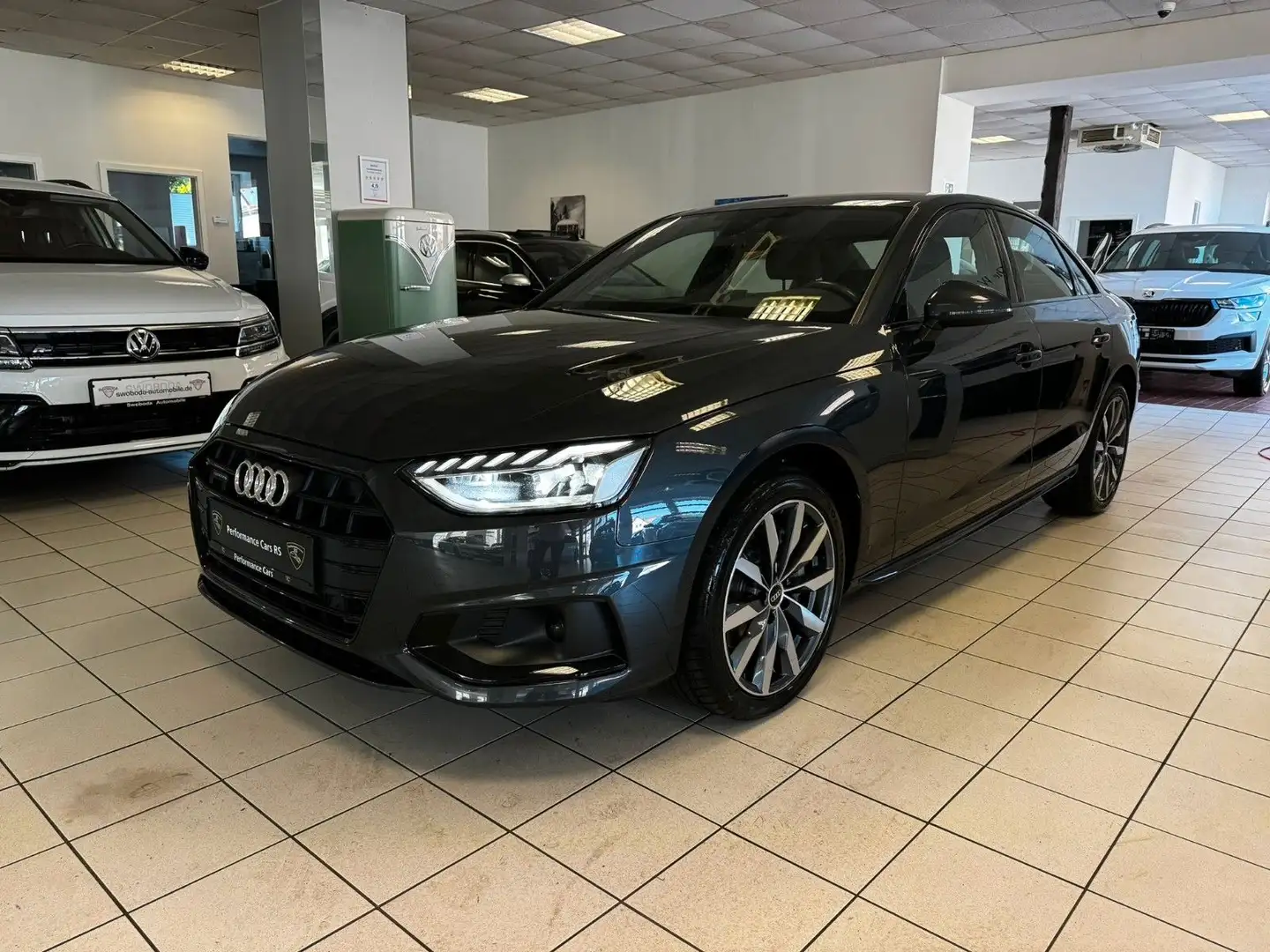 Audi A4 Lim. 40 TDI quattro LED/Black Style/Kamera Gris - 1