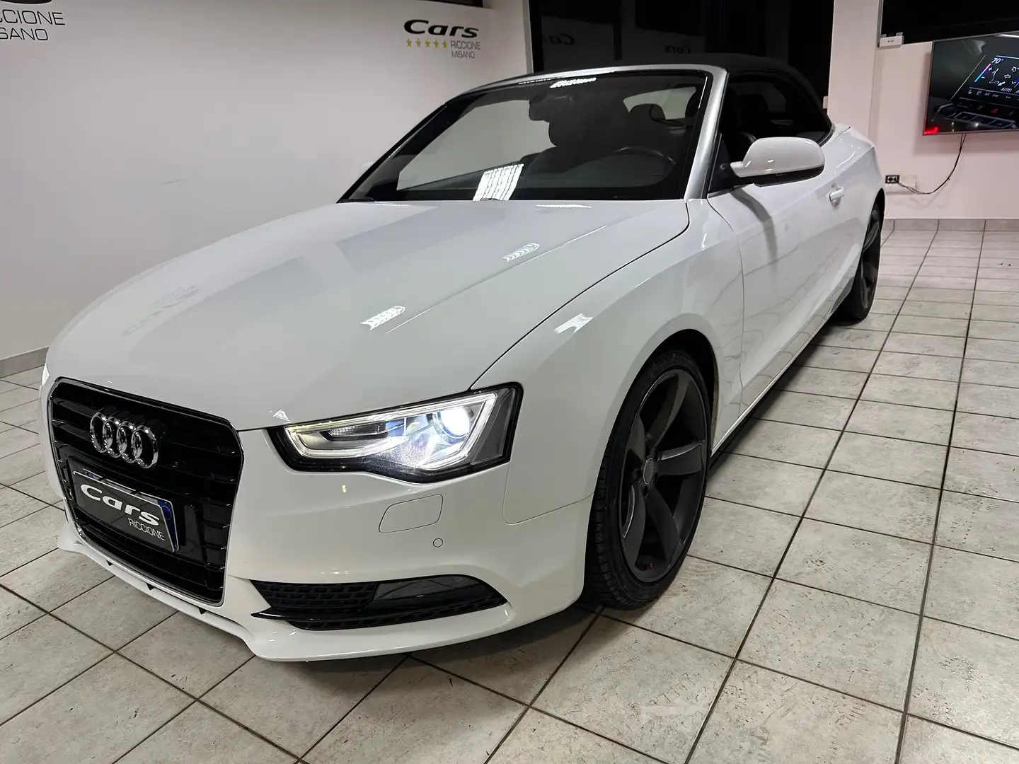 Audi A5 2.0 Tdi CABRIO SLINE 19” LED Weiß - 1