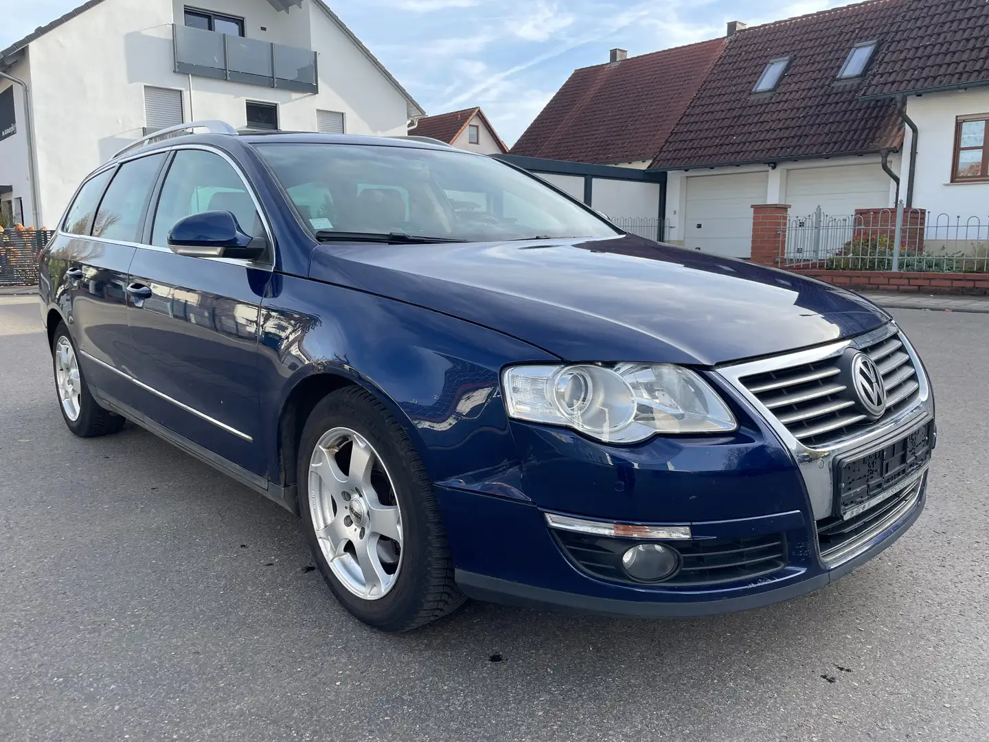 Volkswagen Passat Variant 2.0TDI Highl. HU NEU+KLIMA+Sihz+SD+AHK+Leder+Temp Blau - 2