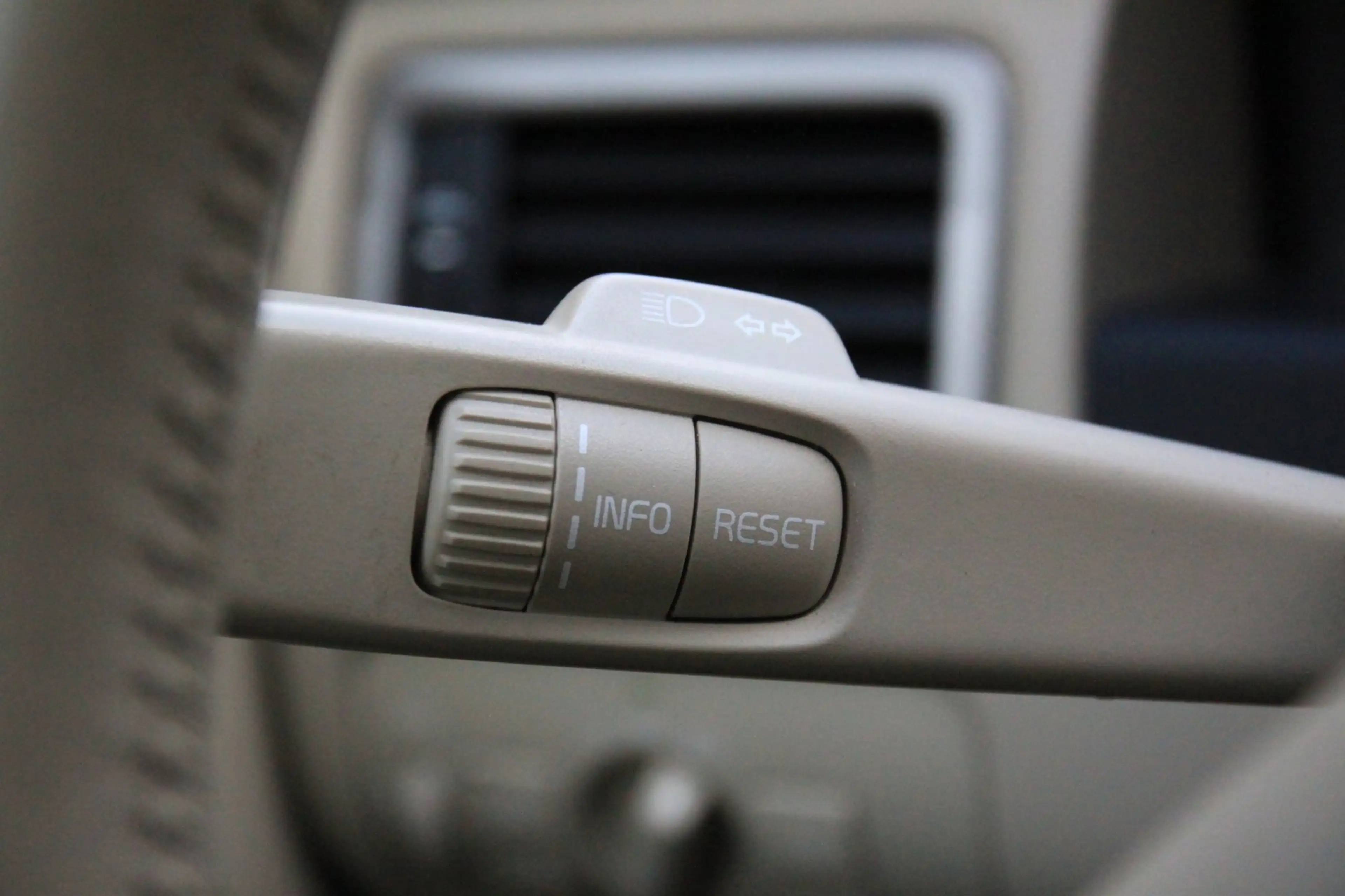 Volvo V70 2.5T Summum CNG/Xenon/Leer/Navigatie/Parkeersensor — photo 18
