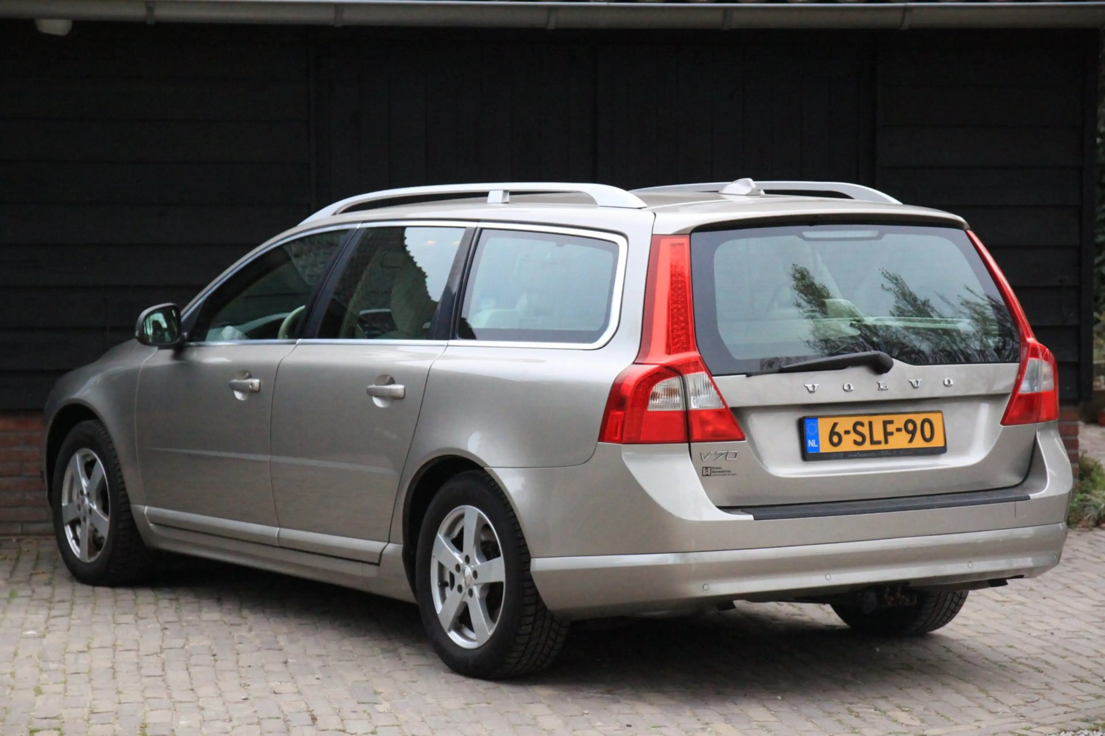 Volvo V70 2.5T Summum CNG/Xenon/Leer/Navigatie/Parkeersensor — photo 4