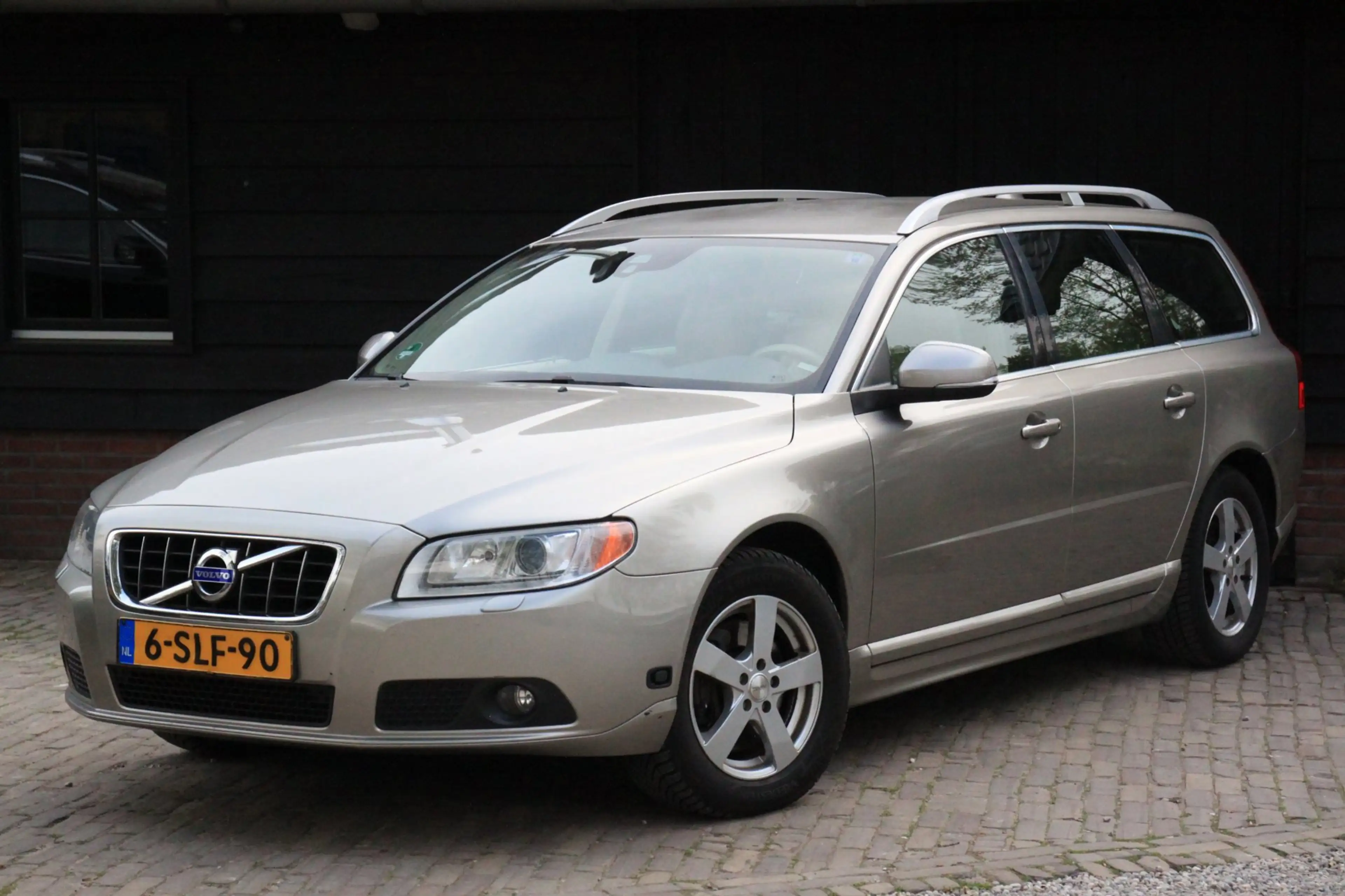 Volvo V70 2.5T Summum CNG/Xenon/Leer/Navigatie/Parkeersensor — photo 8