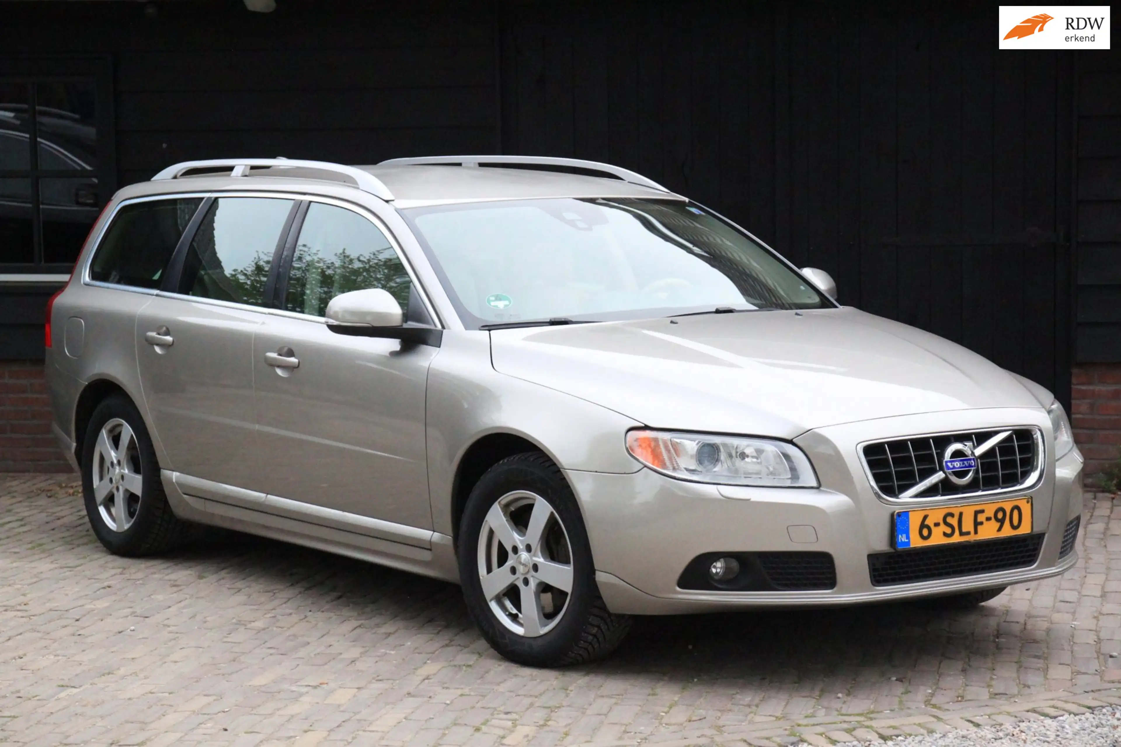 Volvo V70 2.5T Summum CNG/Xenon/Leer/Navigatie/Parkeersensor