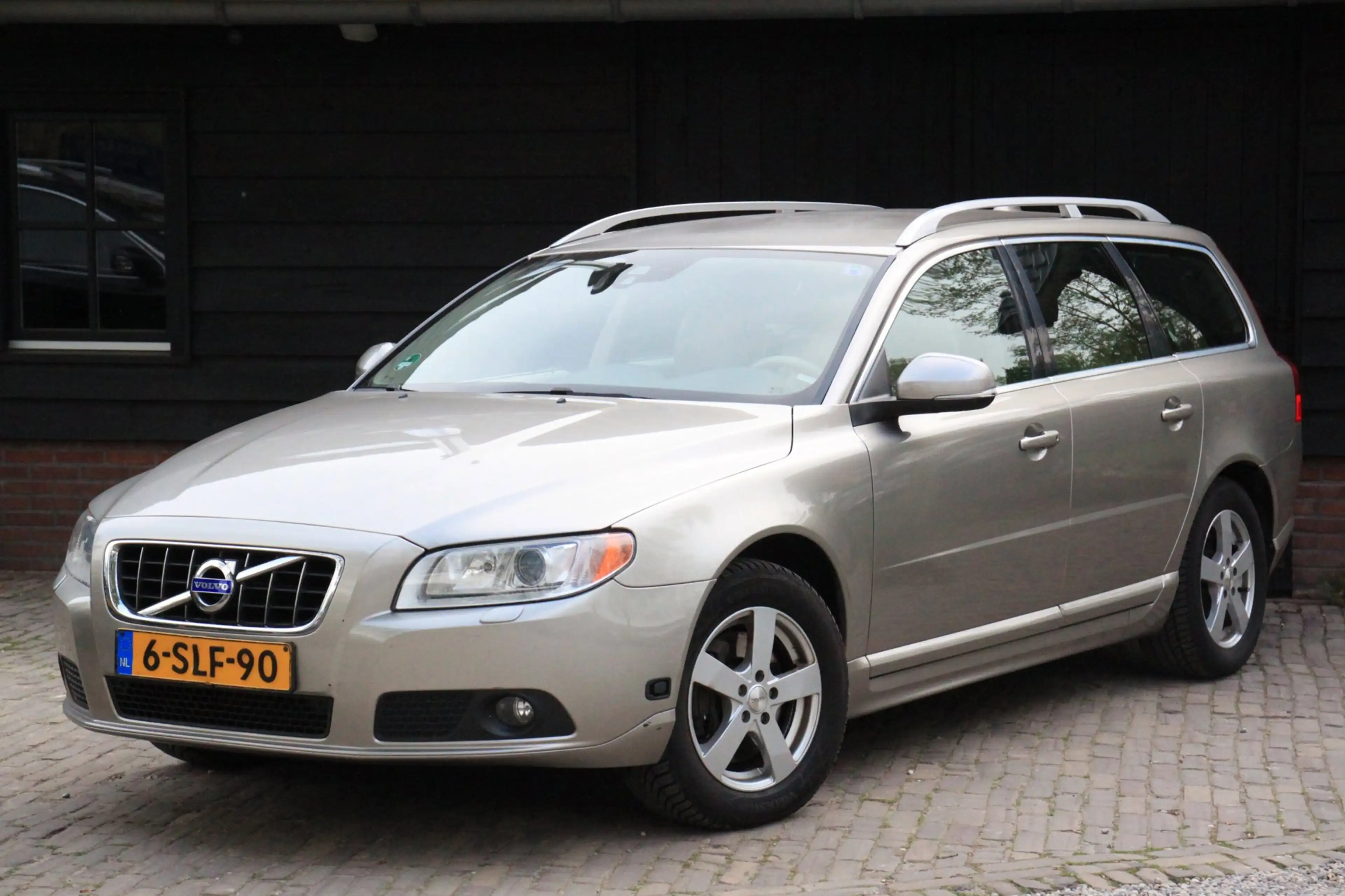 Volvo V70 2.5T Summum CNG/Xenon/Leer/Navigatie/Parkeersensor — photo 7