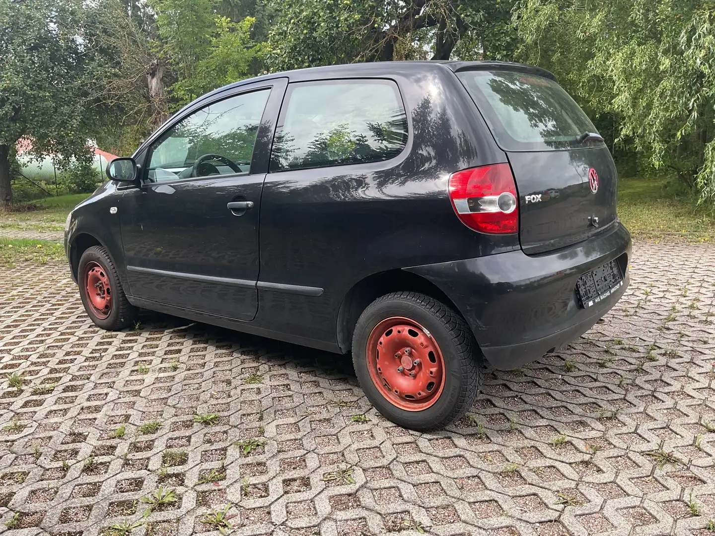 Volkswagen Fox Basis Schwarz - 2