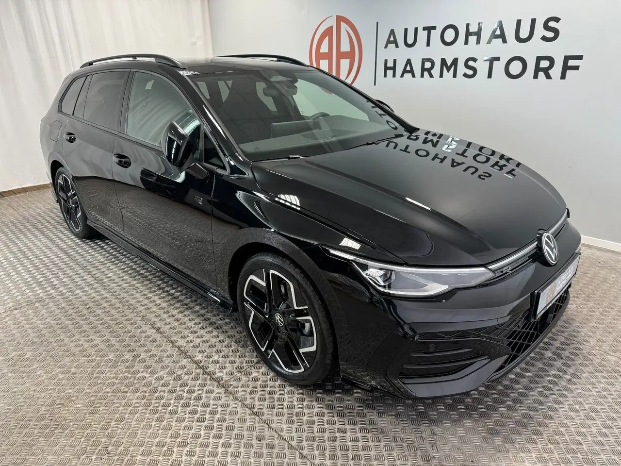 Volkswagen Golf VIII Variant 1.5 eTSI R-Line AHK*Pano*LED 8