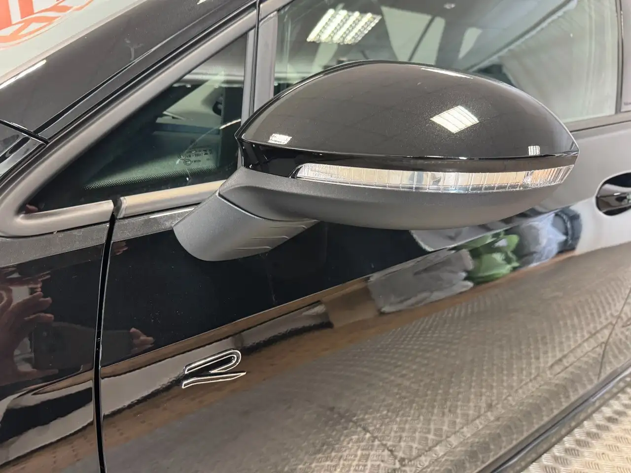 Volkswagen Golf VIII Variant 1.5 eTSI R-Line AHK*Pano*LED 9