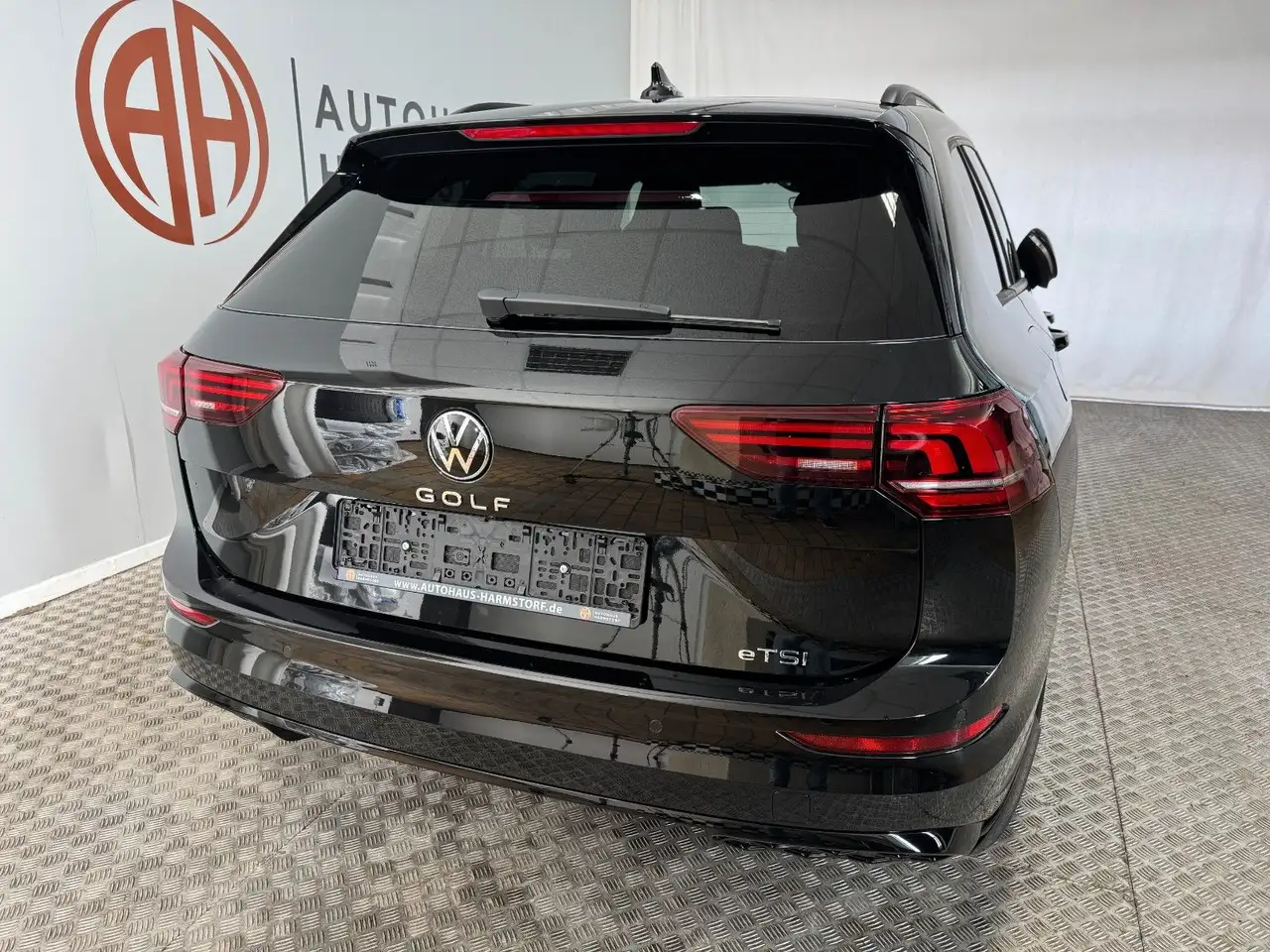 Volkswagen Golf VIII Variant 1.5 eTSI R-Line AHK*Pano*LED 5