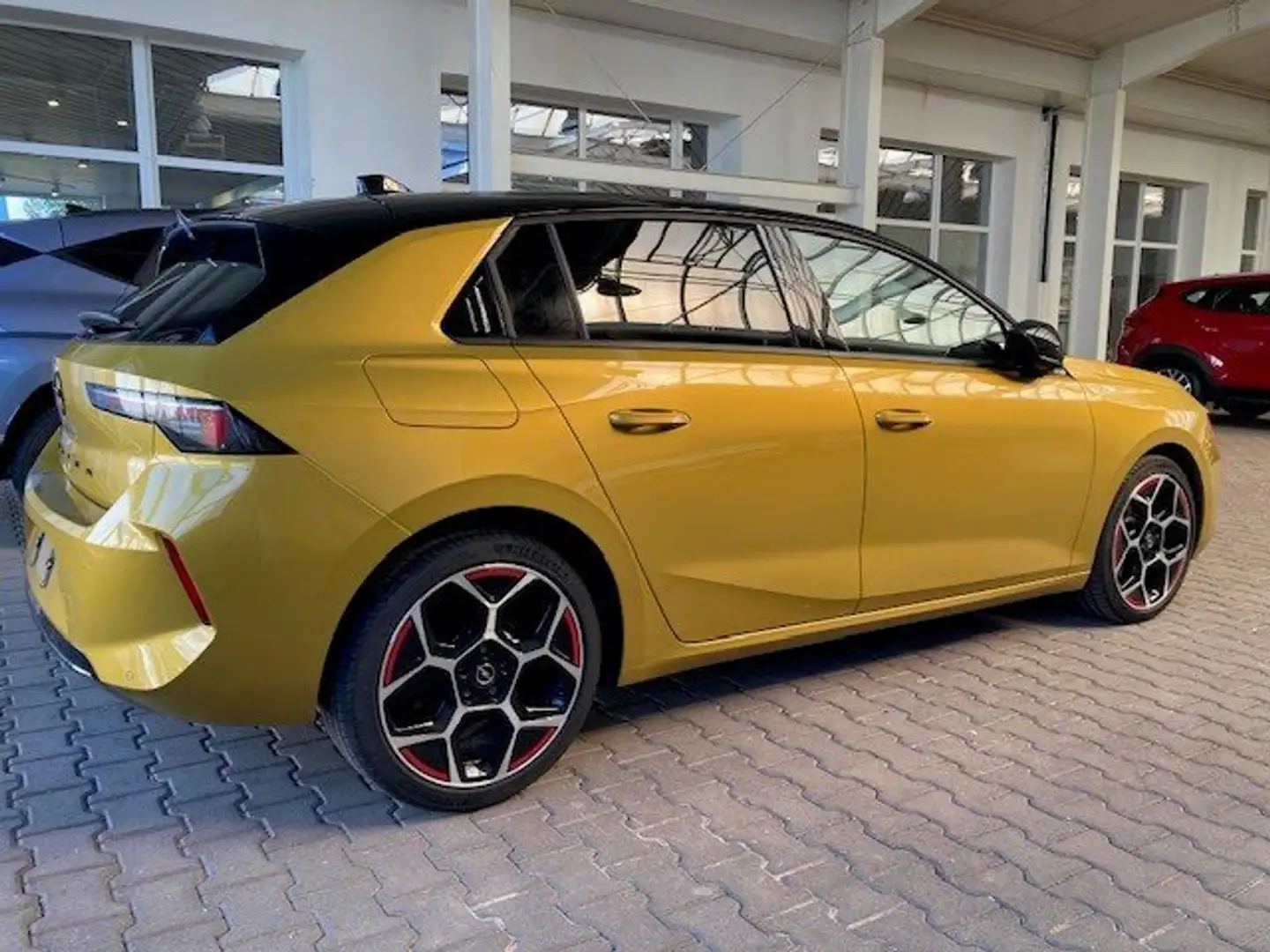 Opel Astra GS Line Jaune - 1