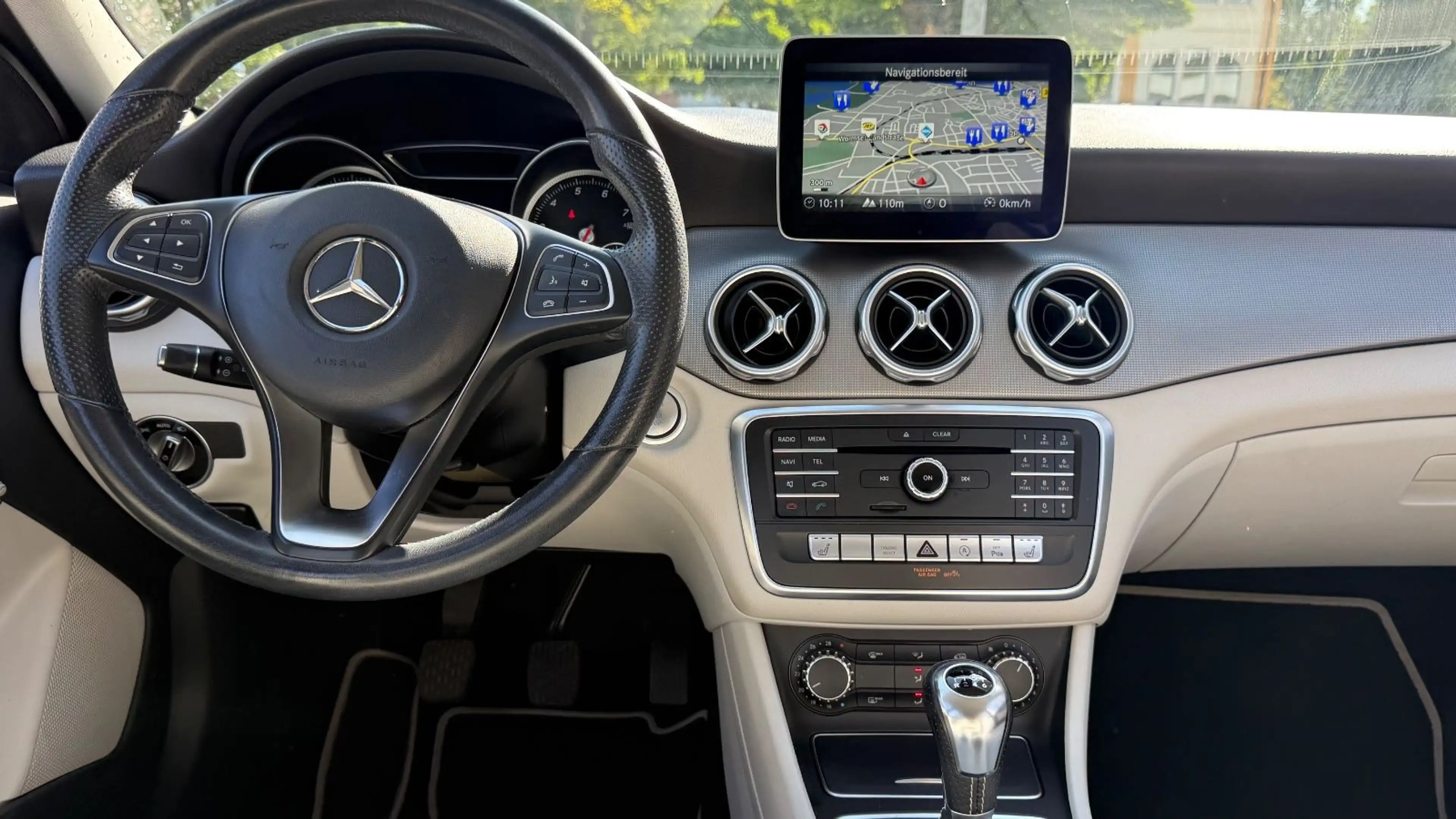 Mercedes-Benz GLA 180 Urban|LED|NAVI|PDC|SHZ|KLIMA|ALLWETTER| — photo 8