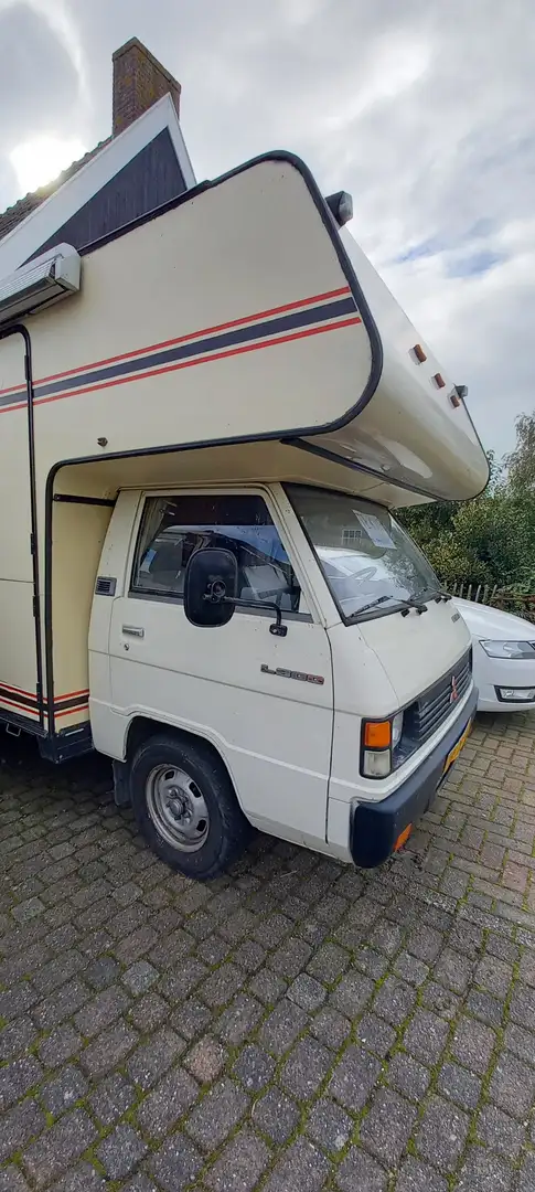 Mitsubishi L300 Kampeerauto Beige - 2