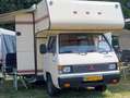Mitsubishi L300 Kampeerauto Beige - thumbnail 1