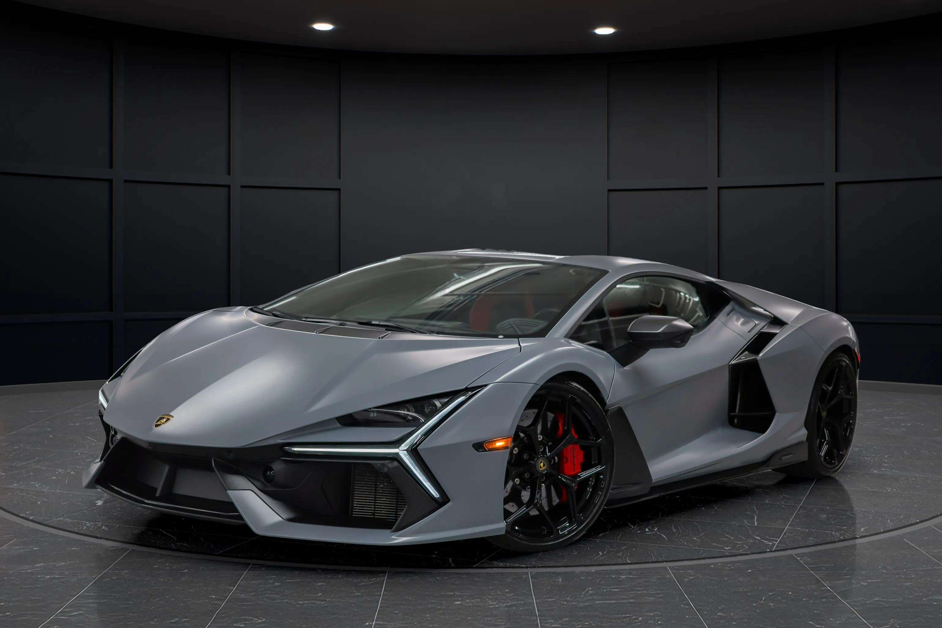 2024 Lamborghini Revuelto