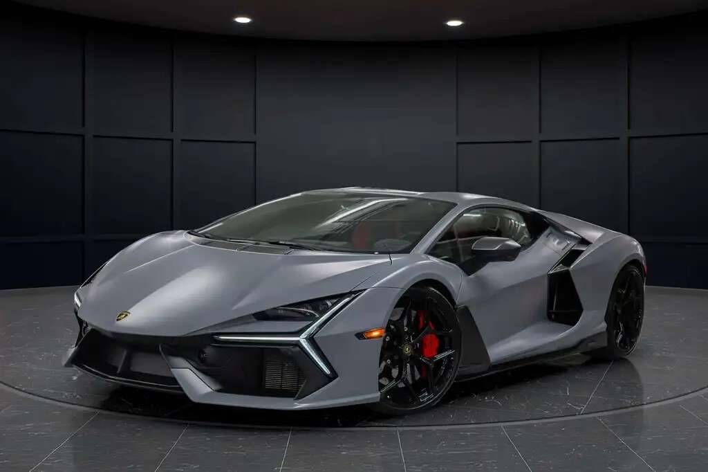2024 Lamborghini Revuelto