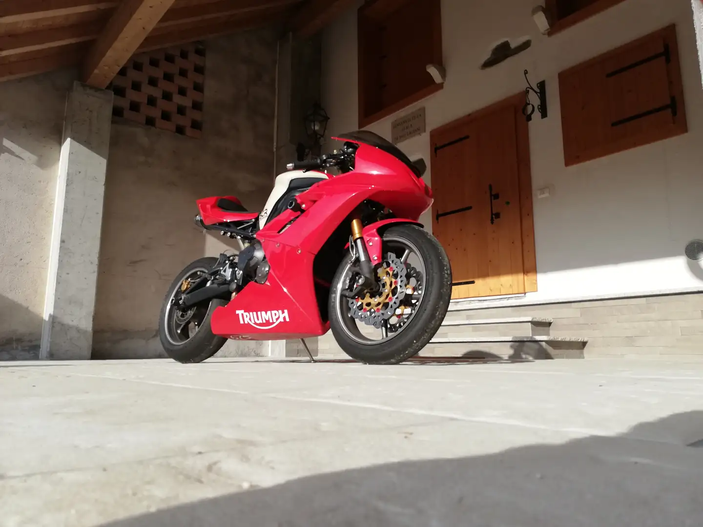Triumph Daytona 675 Rojo - 1