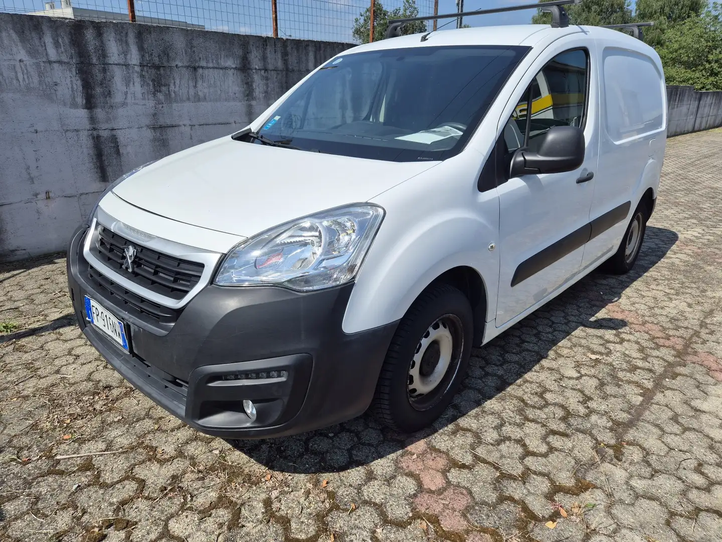Peugeot Partner 1.6 blue HDI 100 73kw Bianco - 1