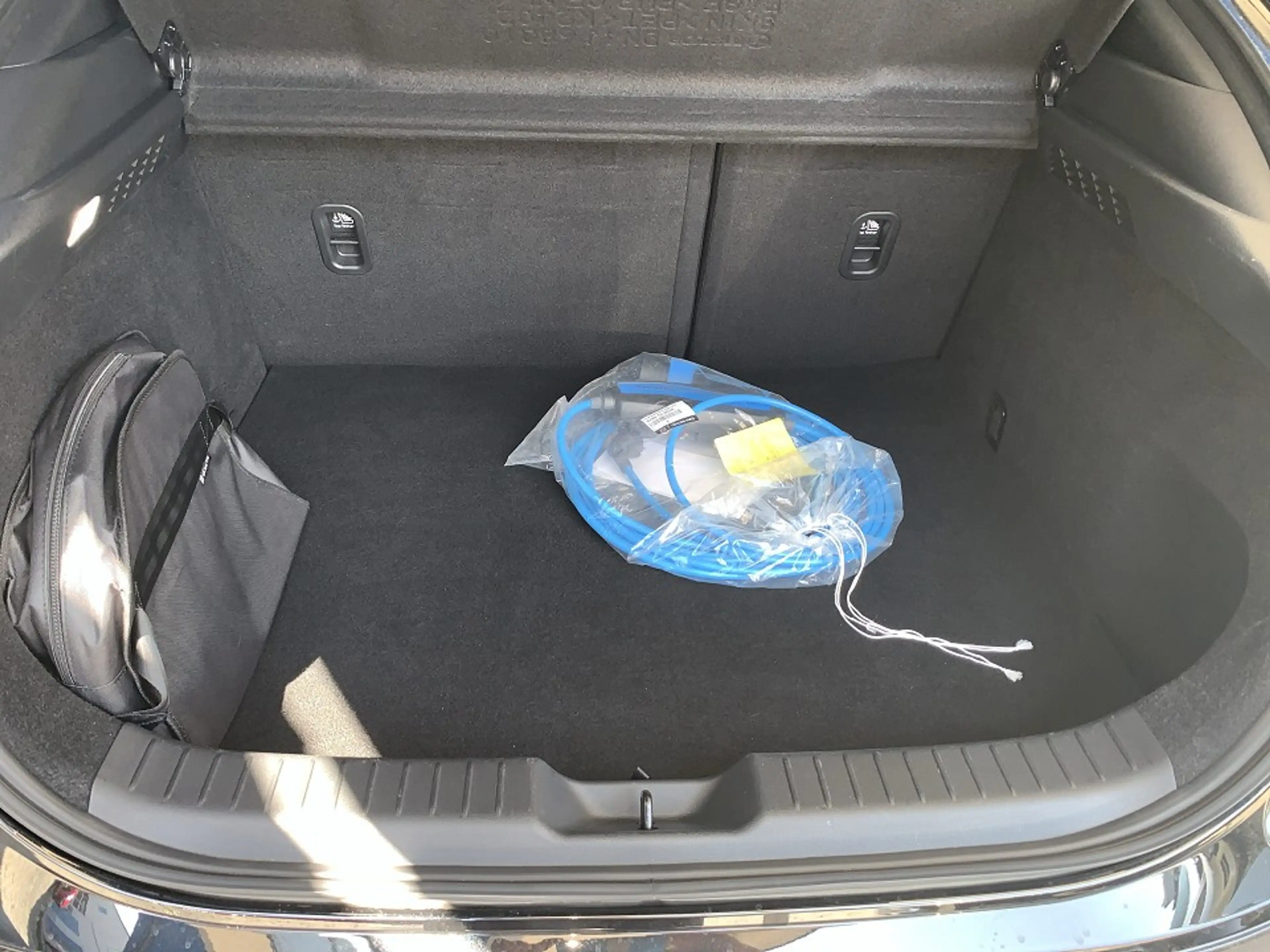 Mazda MX-30 L e-SKYACTIV EV ADVANTAGE Mazda MX-30 L e-SKYACTIV — photo 12
