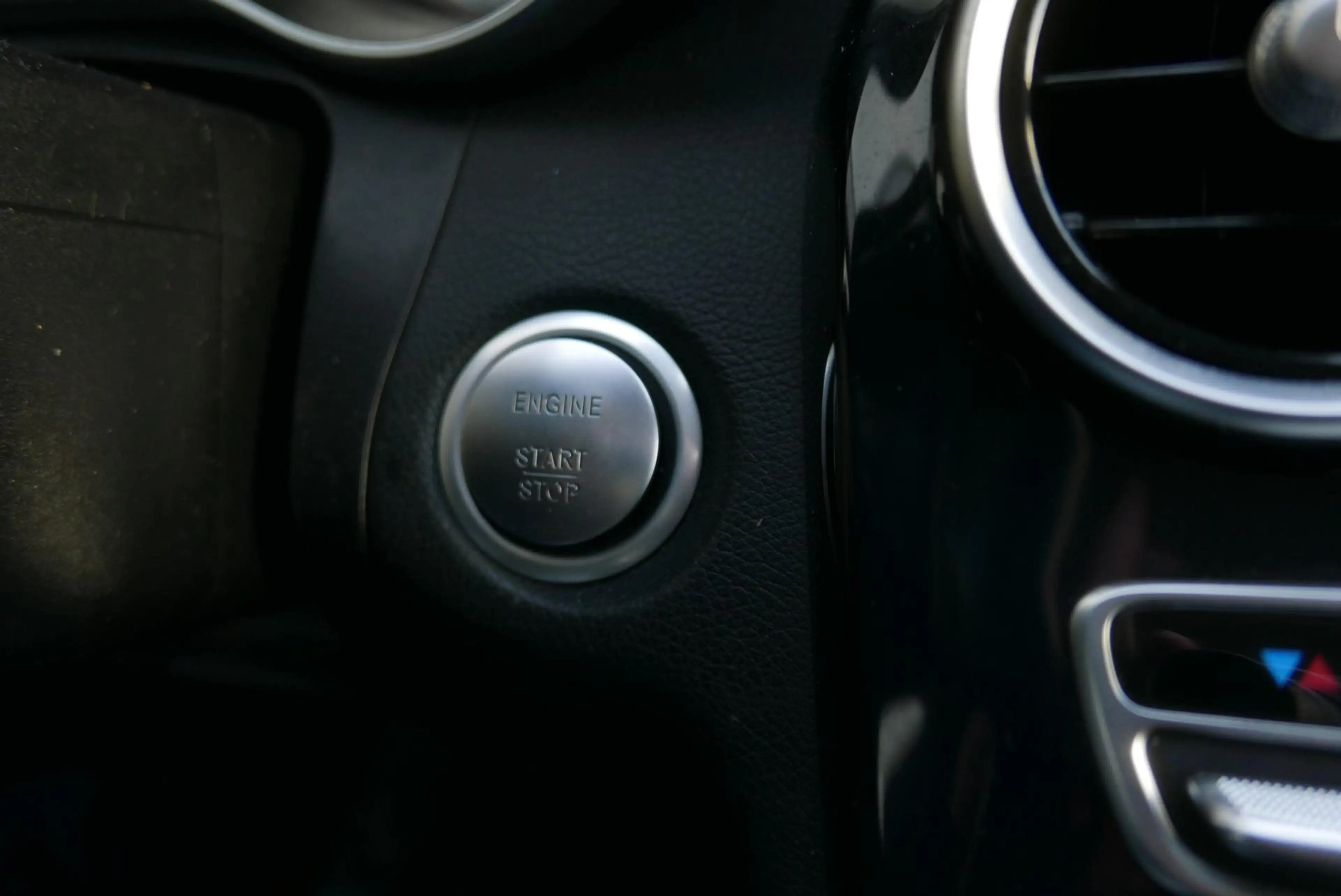 Mercedes-Benz C 350 e Lease Edition — photo 13
