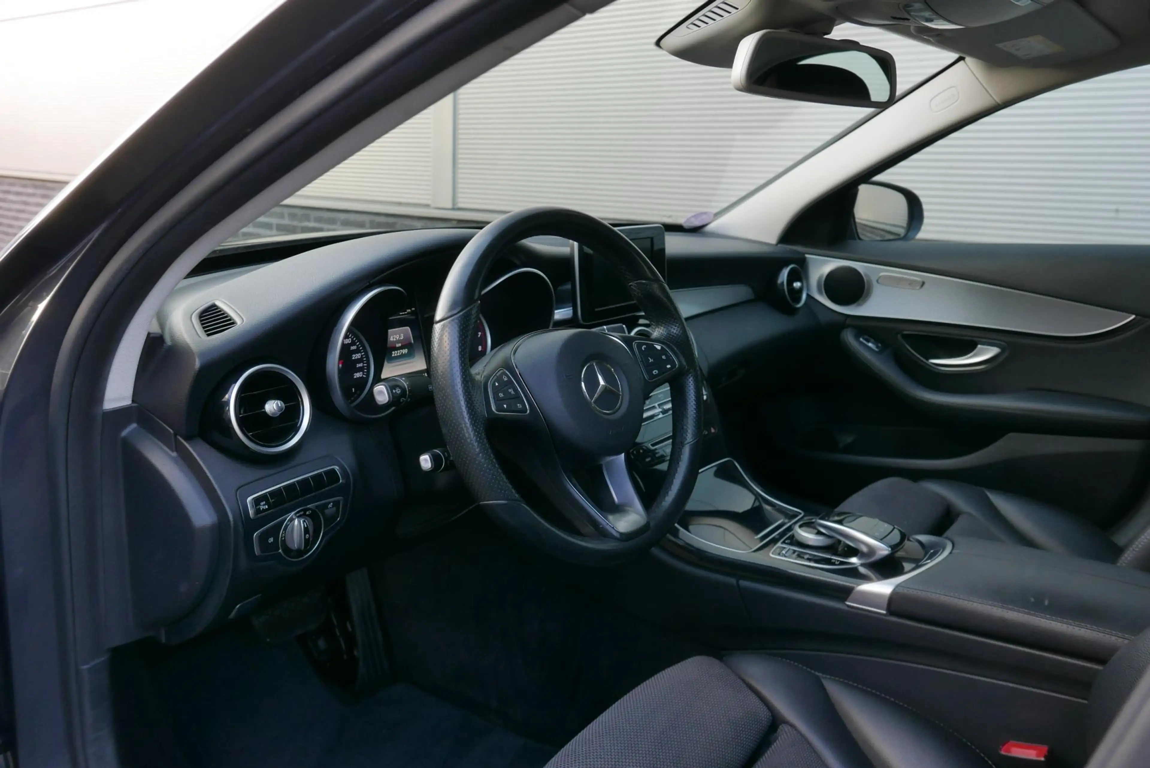 Mercedes-Benz C 350 e Lease Edition — photo 14