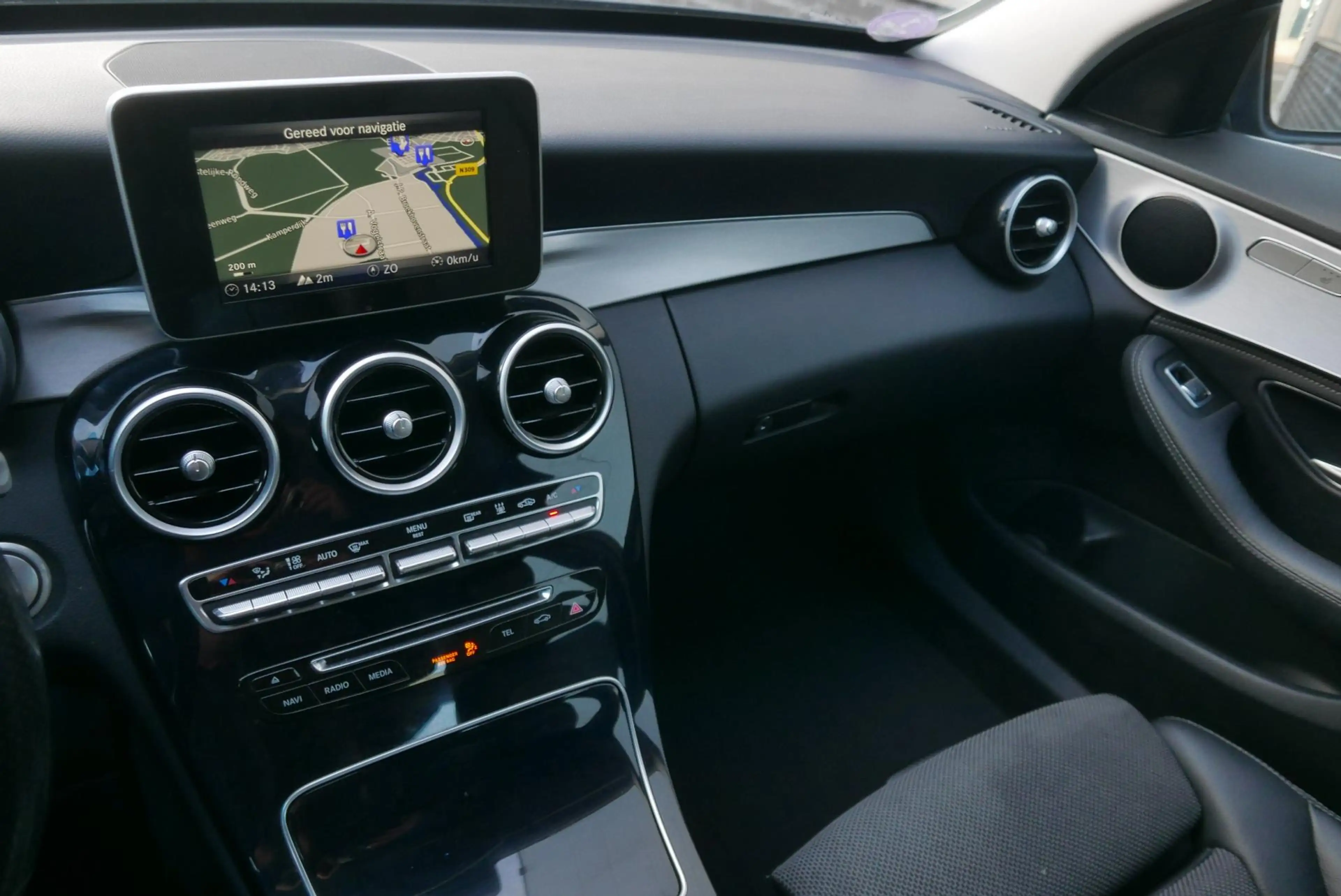 Mercedes-Benz C 350 e Lease Edition — photo 7