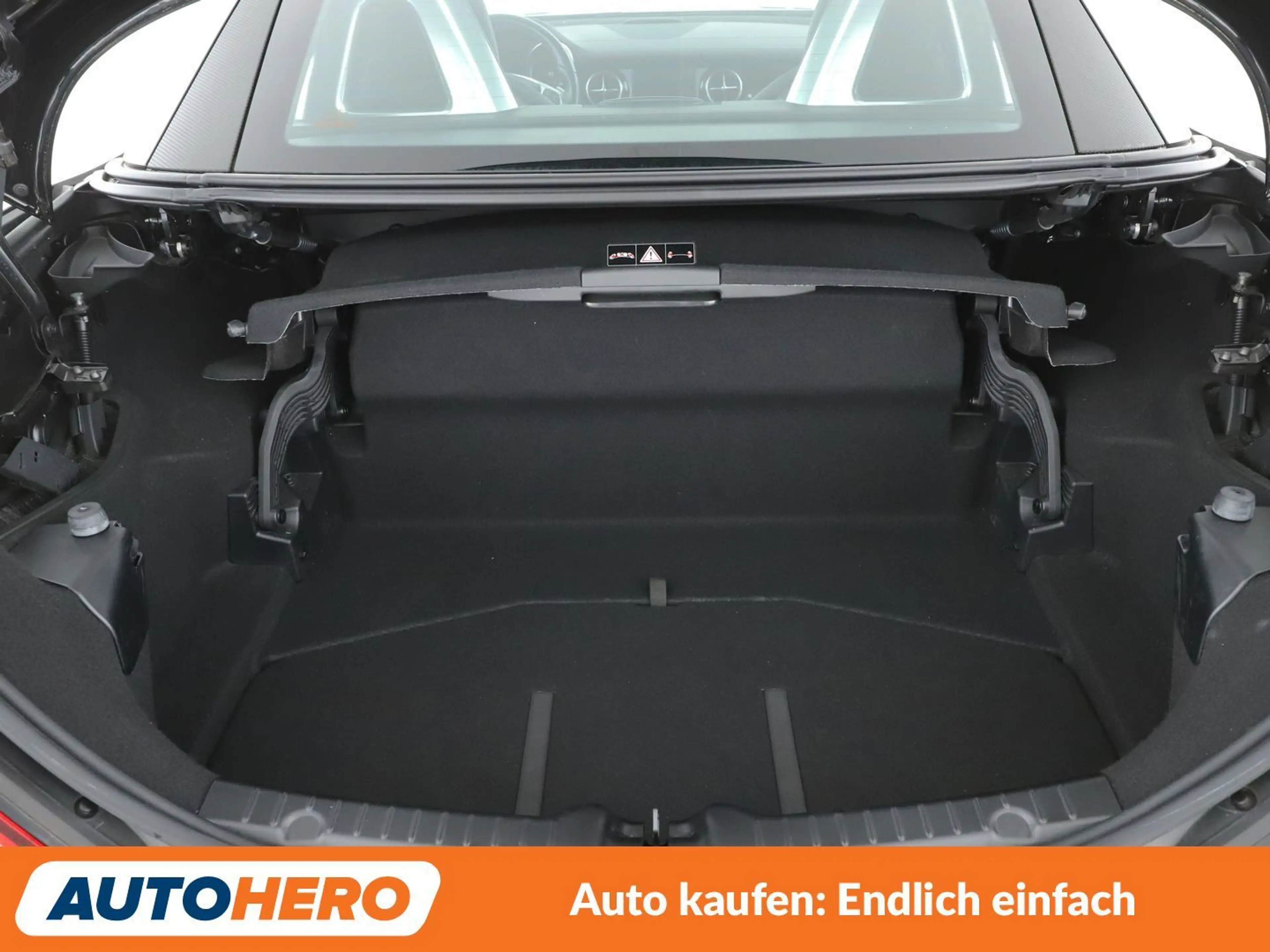 Mercedes-Benz SLC 180 SLC 180 AMG Line Aut.*NAV*LED*TEMPO*PDC*SHZ*BT* — photo 17