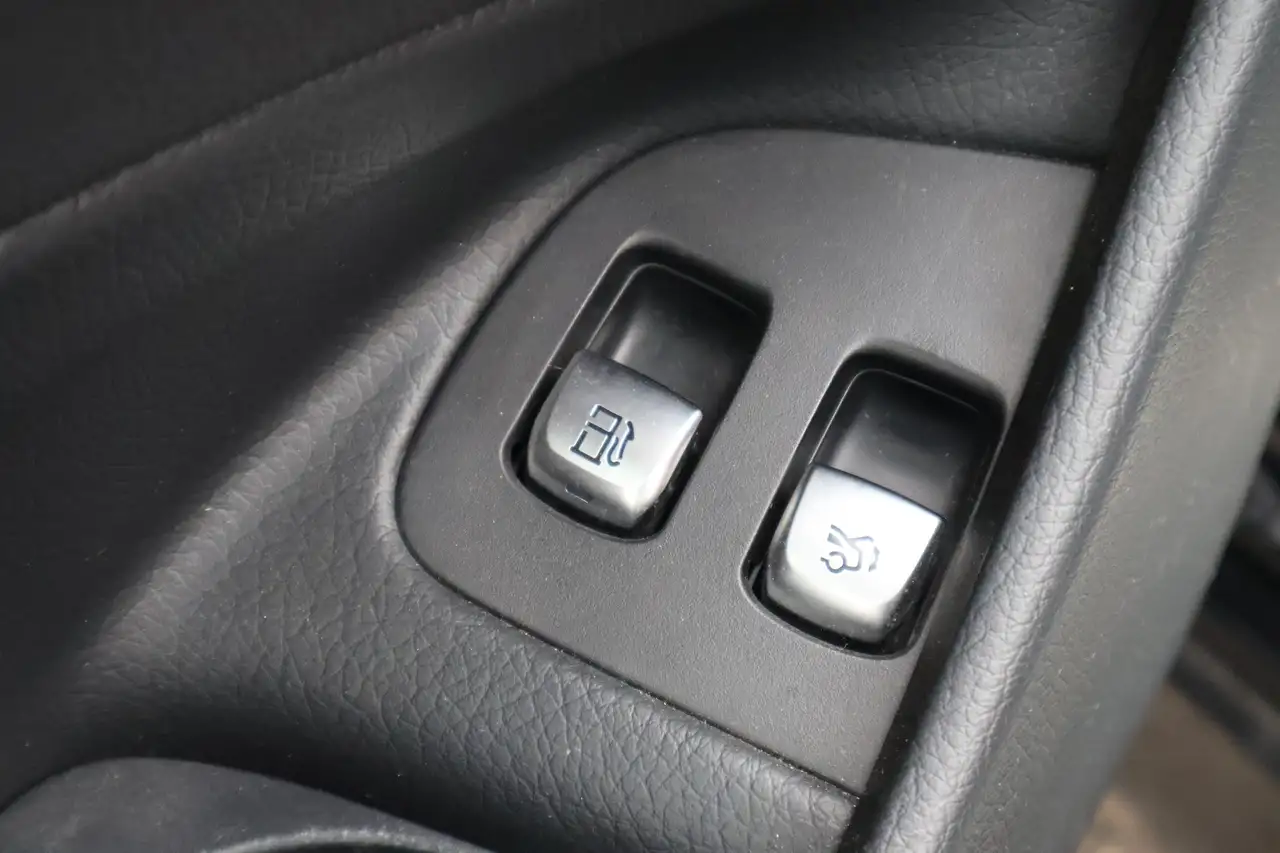 Mercedes-Benz E-Class E300 e T-Modell AMG Line LED Navi Totwinkel AHK, миниатюра 27