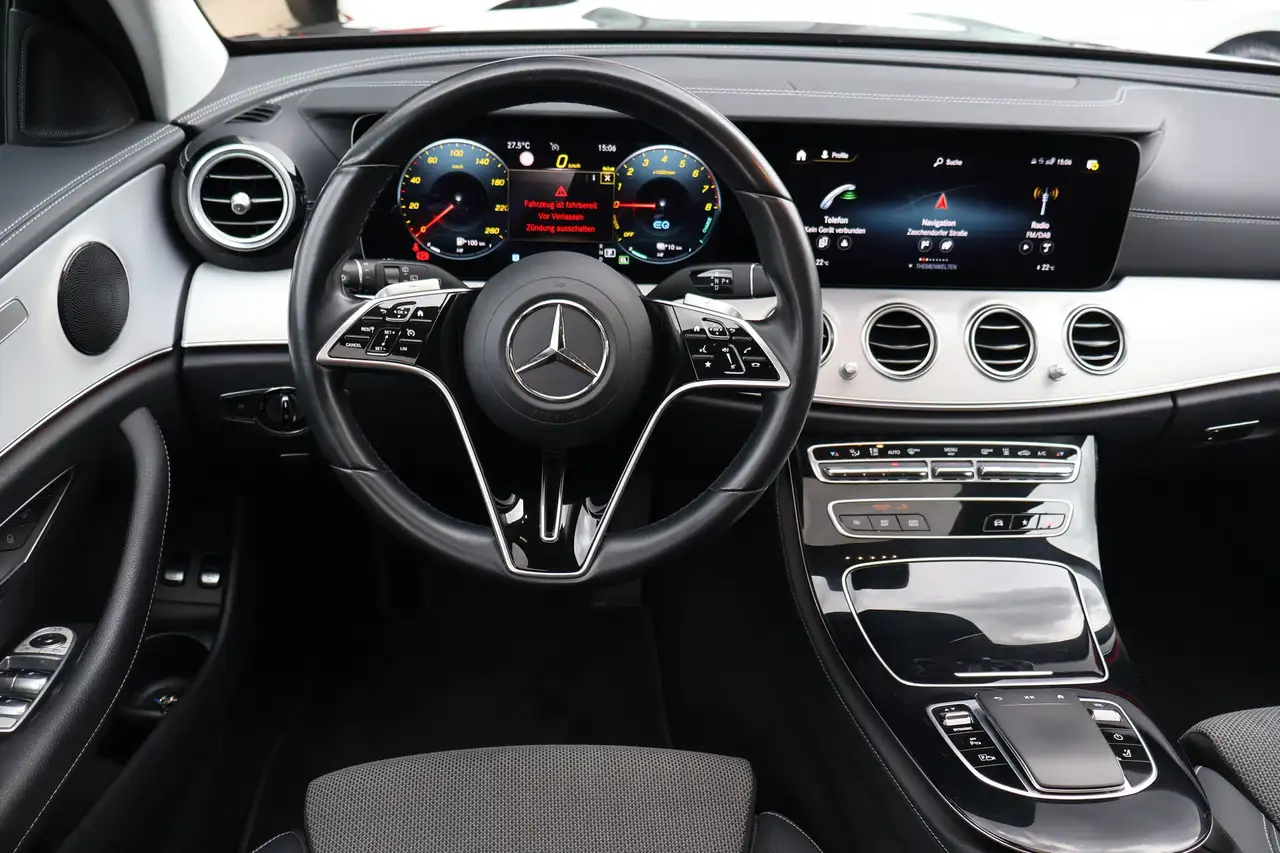 Mercedes-Benz E-Class E300 e T-Modell AMG Line LED Navi Totwinkel AHK, миниатюра 10
