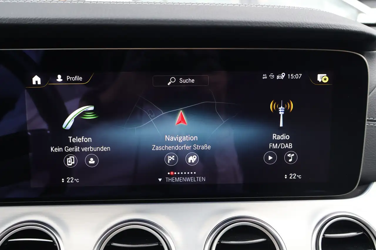 Mercedes-Benz E-Class E300 e T-Modell AMG Line LED Navi Totwinkel AHK, миниатюра 12