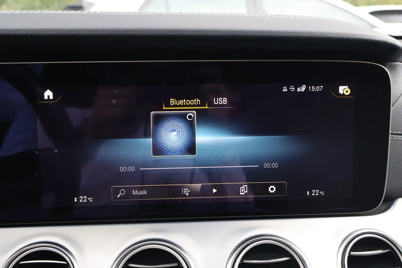 Mercedes-Benz E-Class E300 e T-Modell AMG Line LED Navi Totwinkel AHK, миниатюра 13