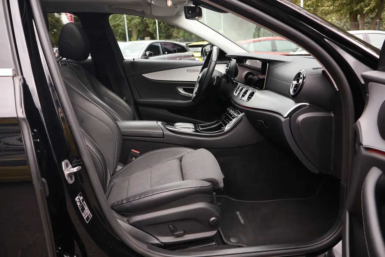 Mercedes-Benz E-Class E300 e T-Modell AMG Line LED Navi Totwinkel AHK, миниатюра 29
