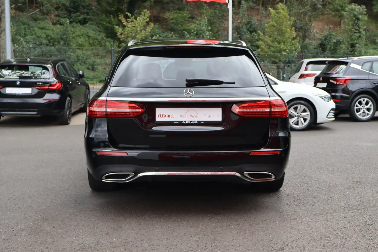 Mercedes-Benz E-Class E300 e T-Modell AMG Line LED Navi Totwinkel AHK, миниатюра 4