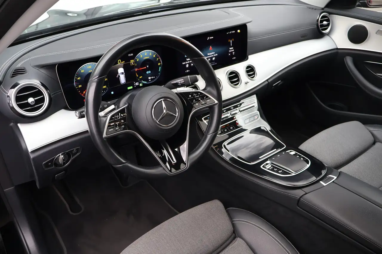 Mercedes-Benz E-Class E300 e T-Modell AMG Line LED Navi Totwinkel AHK, миниатюра 8