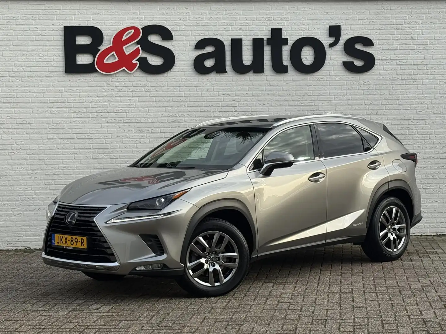 Lexus NX 300h AWD Luxury Line Trekhaak DAB Camera Navigatie Led Gris - 1