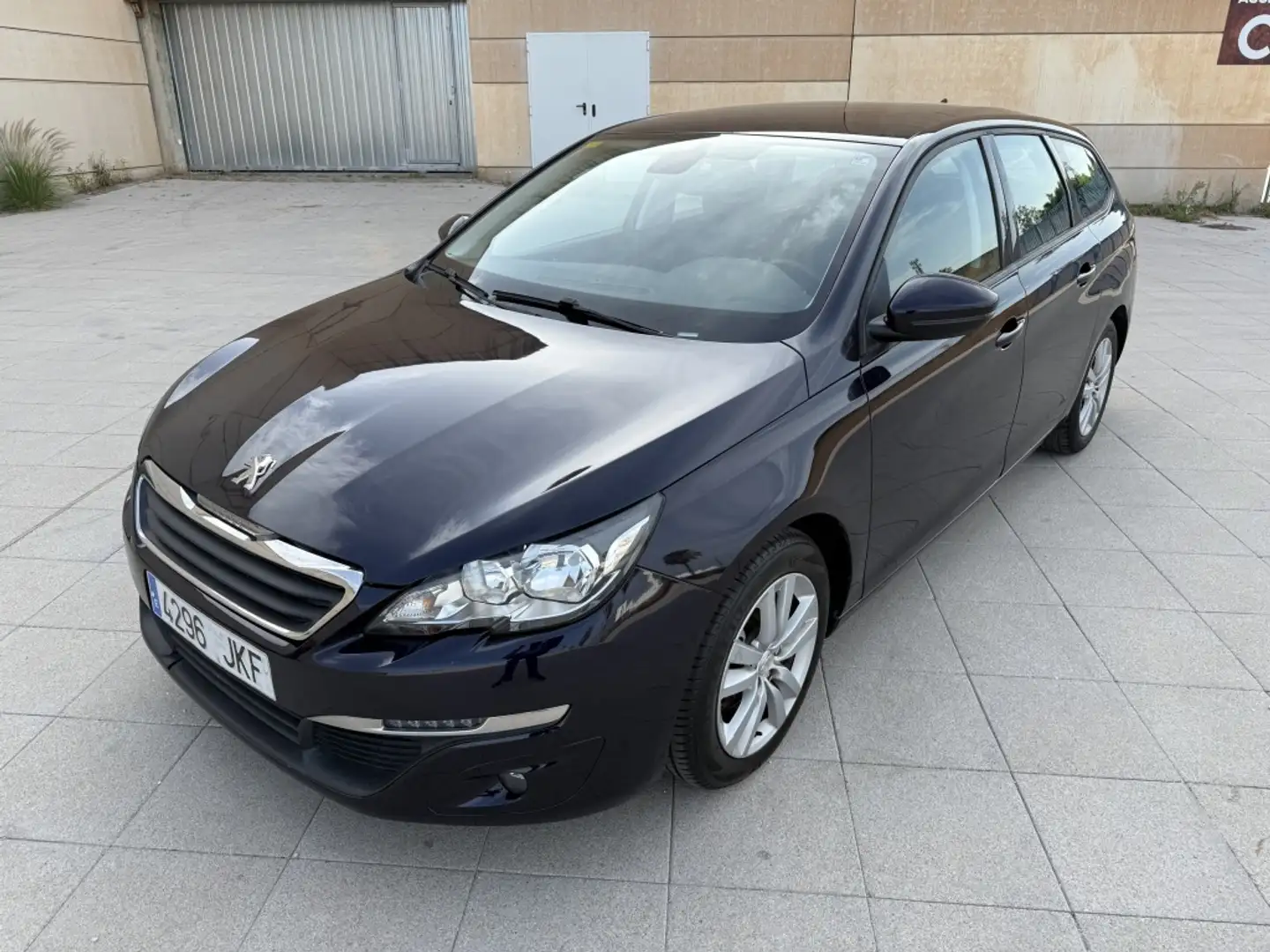 Peugeot 308 SW 1.6 BlueHDi Active 120 Blau - 1
