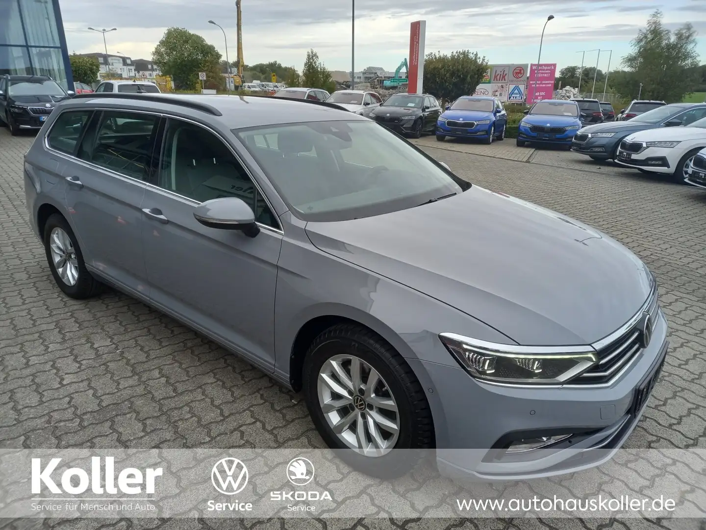 Volkswagen Passat Passat Variant 2.0 TDI DSG Matrix e.HK DCockpit BC Grijs - 2