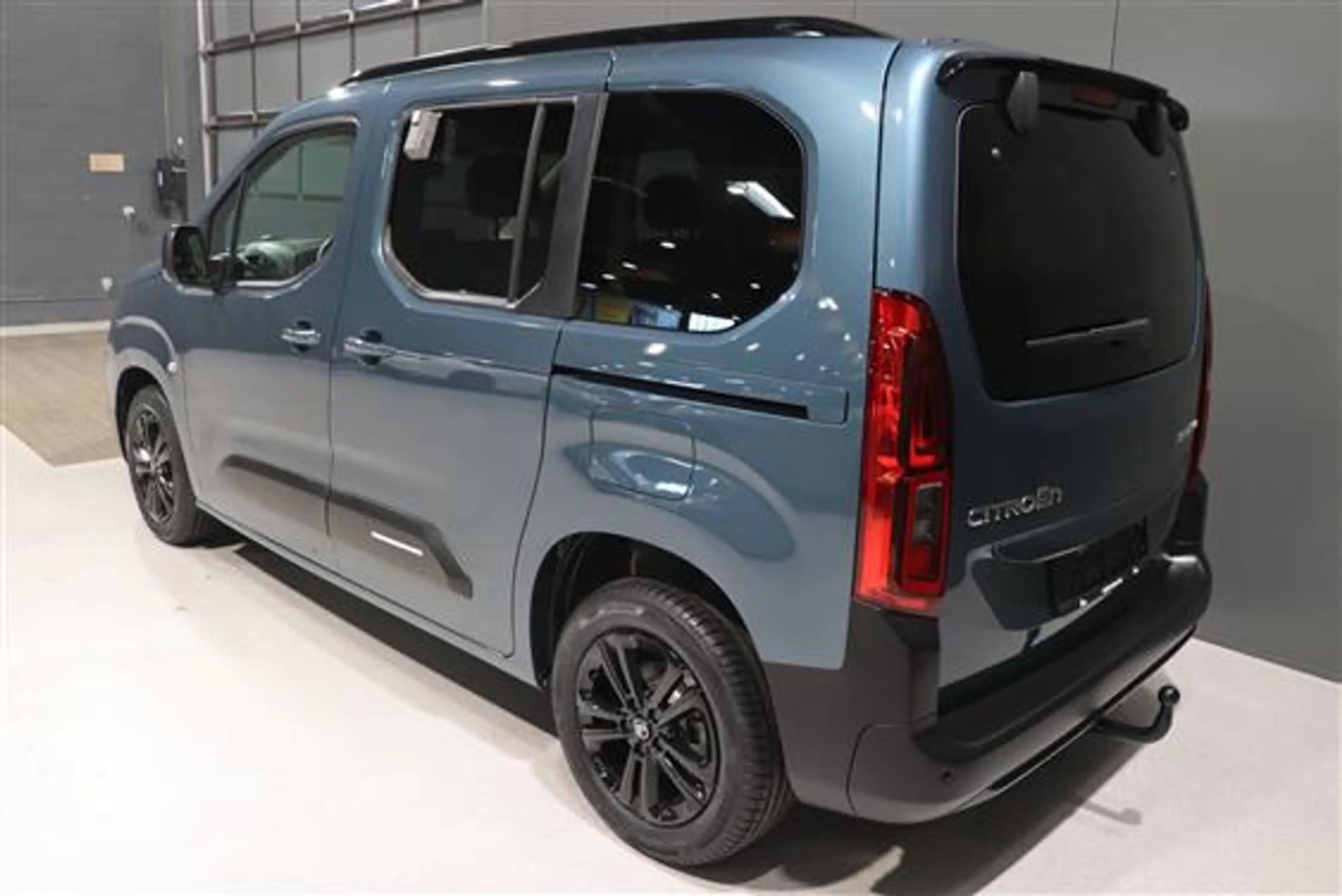 Citroen Berlingo Multispace Berlingo Plus PURE TECH FEEL — photo 4