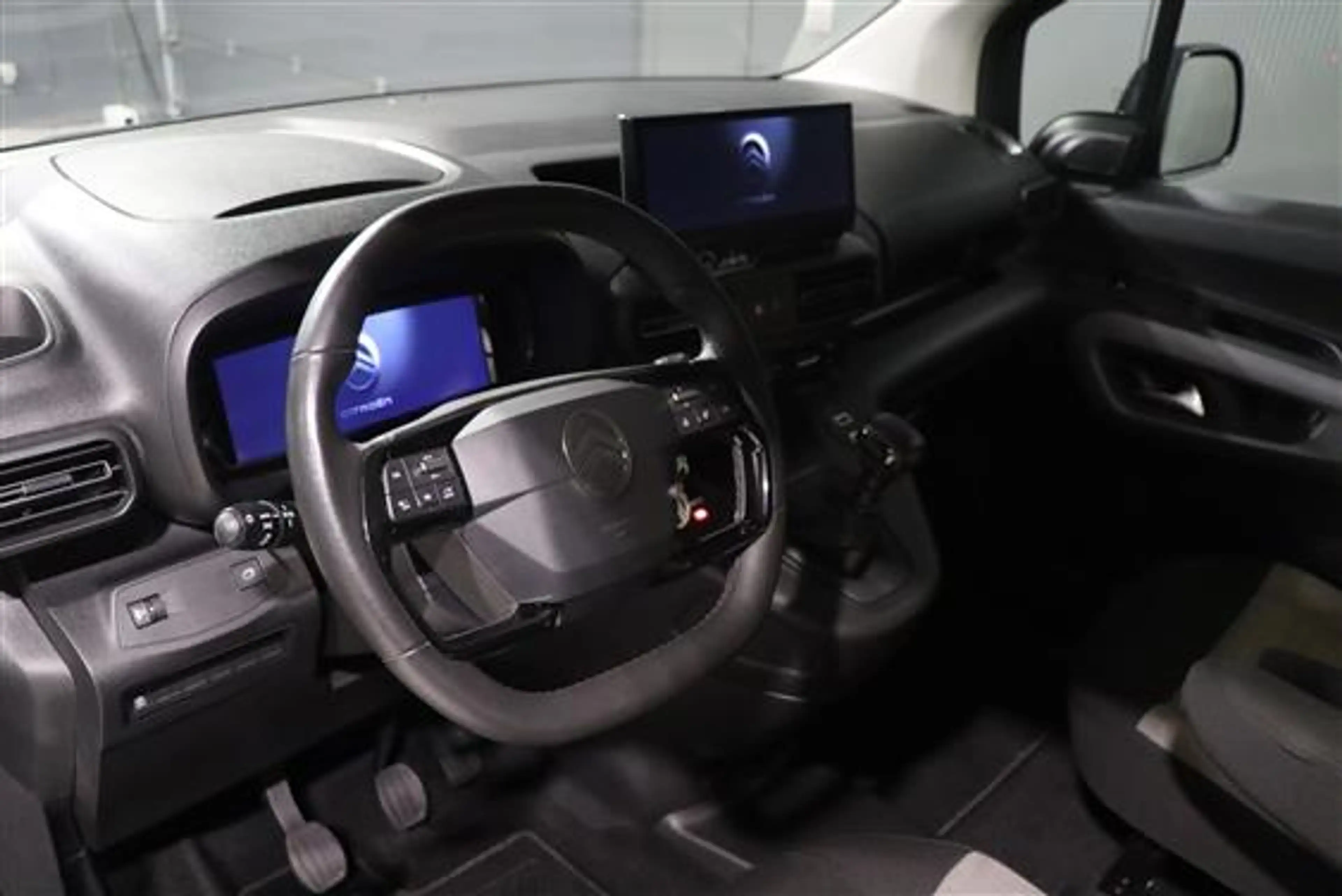 Citroen Berlingo Multispace Berlingo Plus PURE TECH FEEL — photo 10