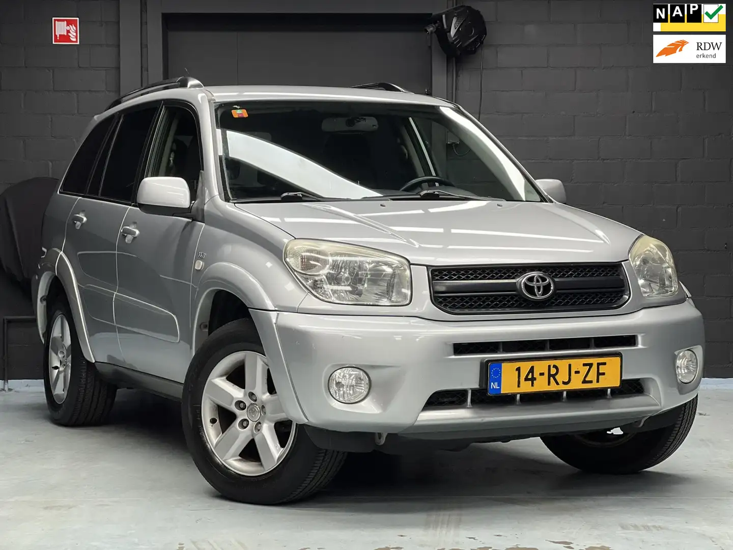 Toyota RAV 4 2.0-16V VVT-i Special Edition |4x4|Airco|Cruise|Tr Grijs - 1